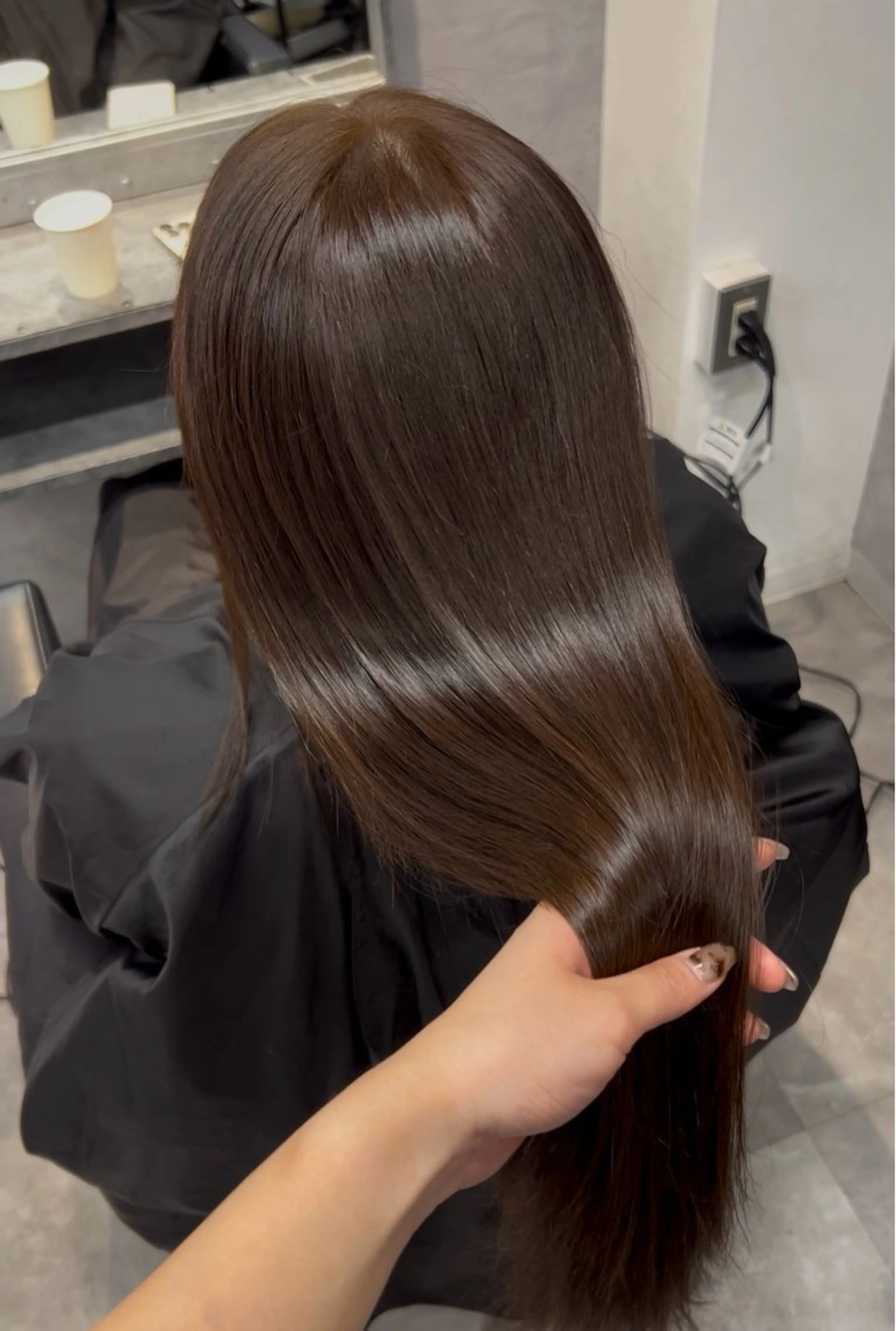 ロング カラー 黒髪 ブリーチ 透明感カラー 顔周りカット レイヤーカット 透明感/レイヤー 🇰🇷tomonaのヘアスタイル