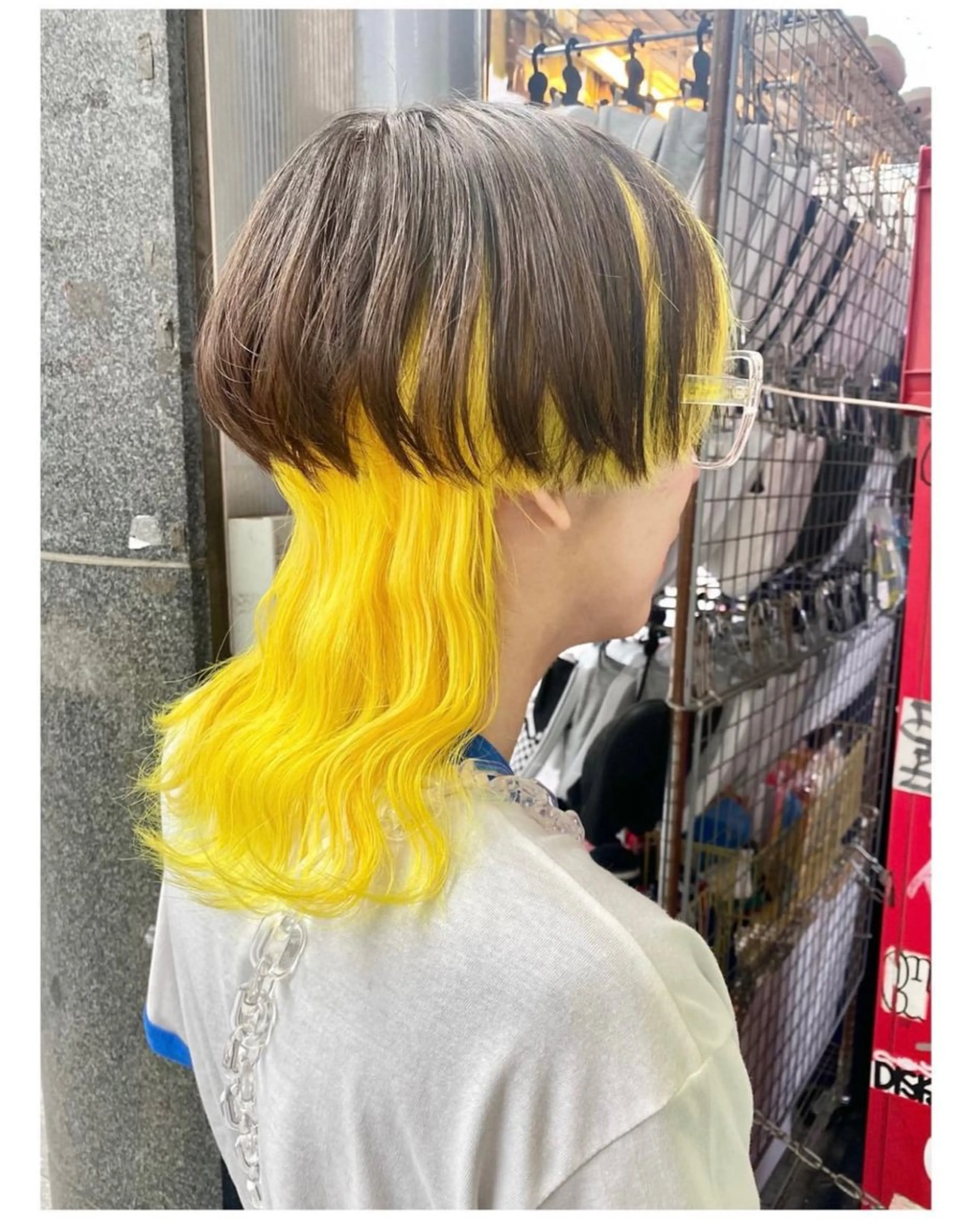 ミディアム カラー ブロンド イエローカラー ウルフカット ヘアカラー TSUNO🦖 派手髪/オタク美容師のヘアスタイル