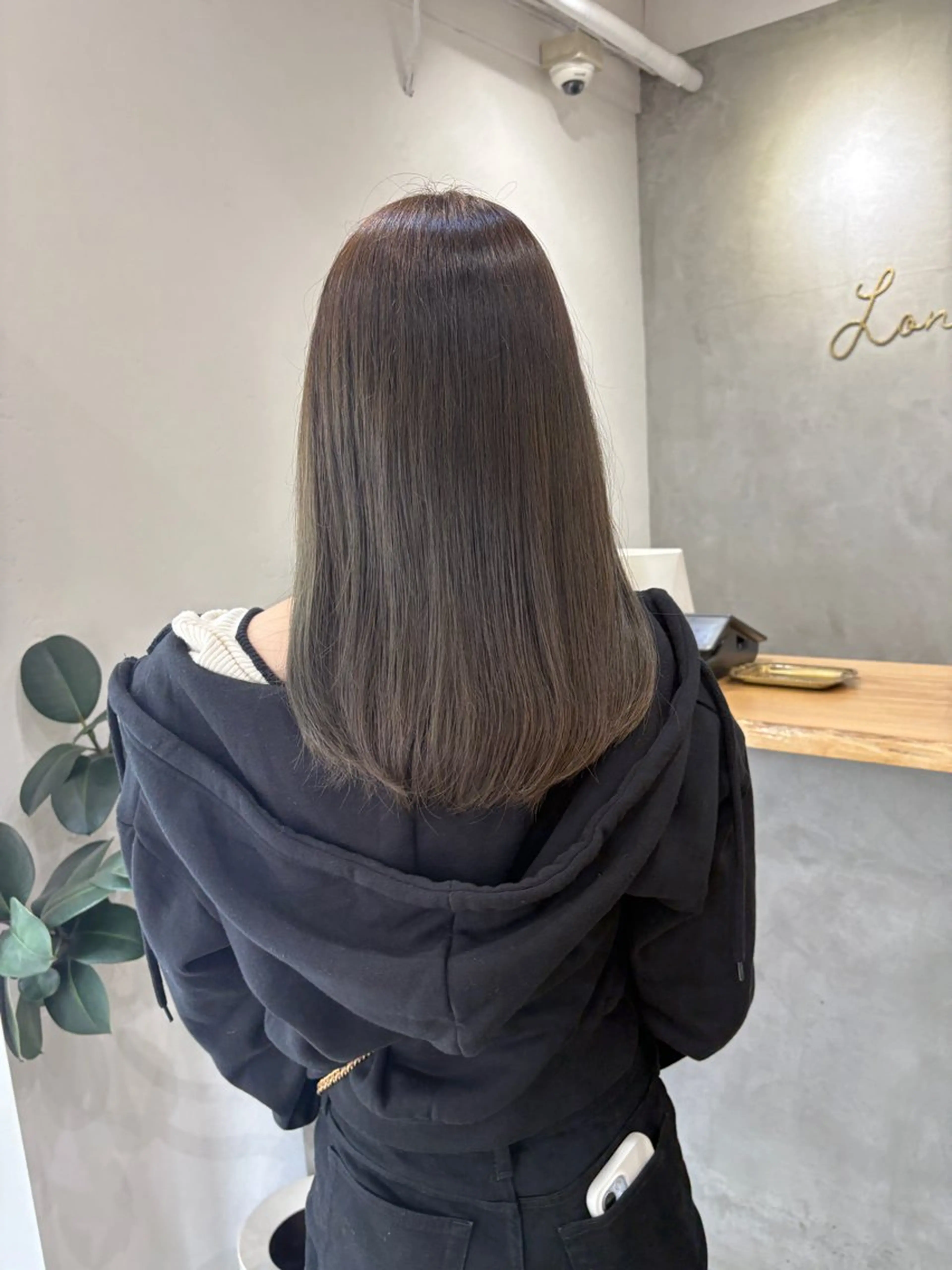セミロング カラー Londnaitre /Miriaのヘアスタイル