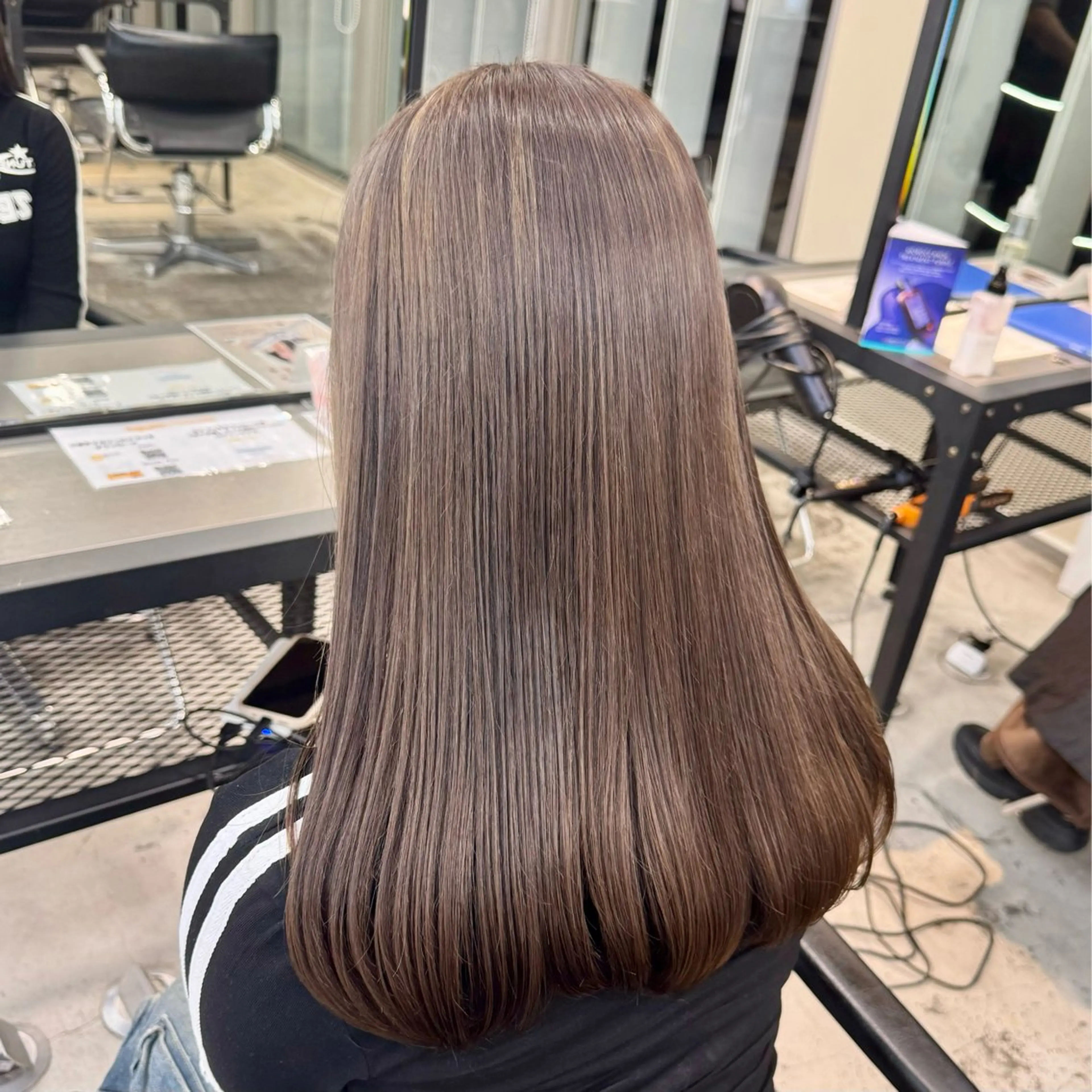 セミロング カラー ハイトーン/ケア特化 ♥️あいみ♥️のヘアスタイル