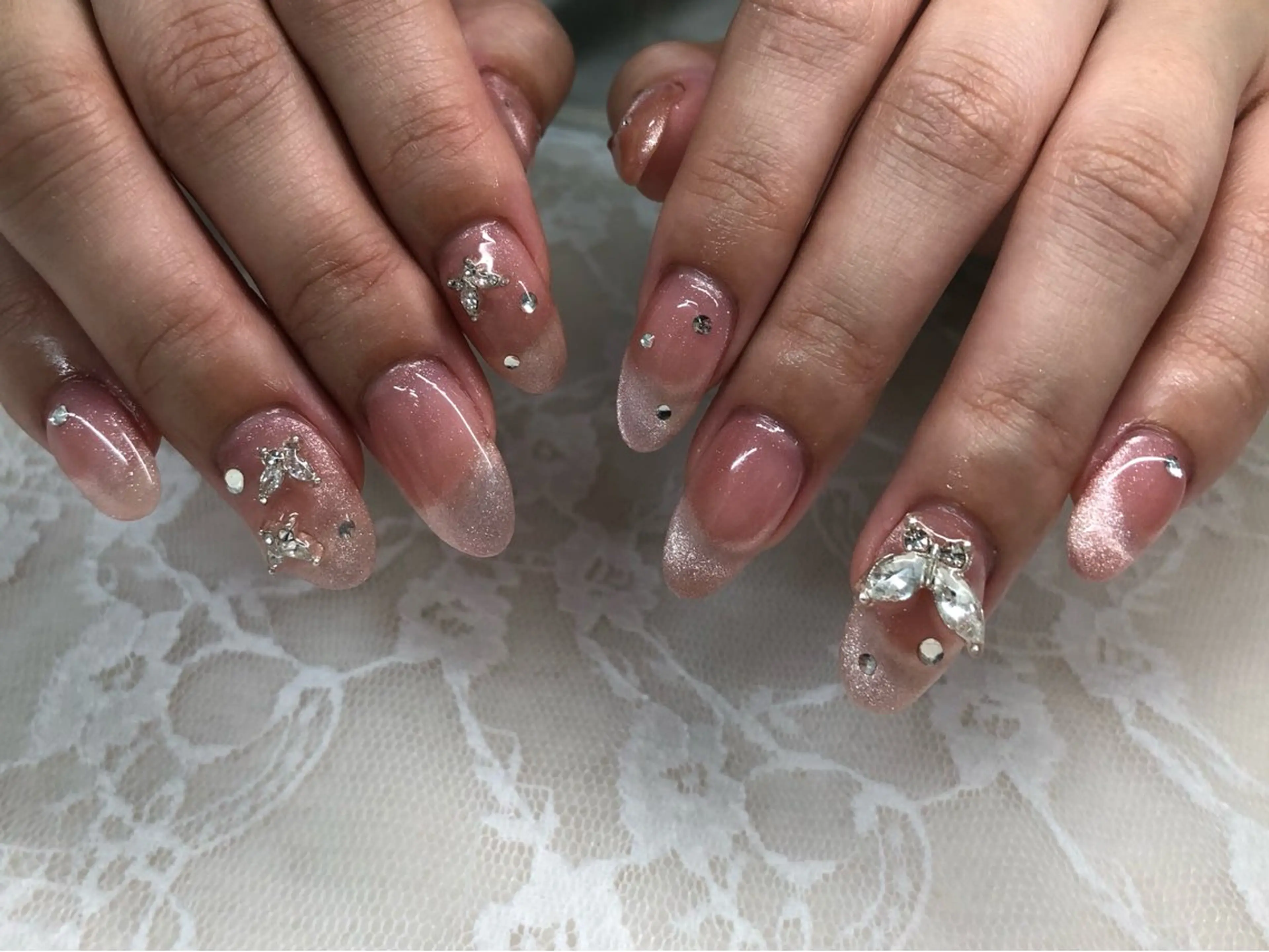 ネイル ピンク ストーンネイル ワンホンネイル ハンドネイル ハンドケア Epokku ネイルサロンのネイルデザイン