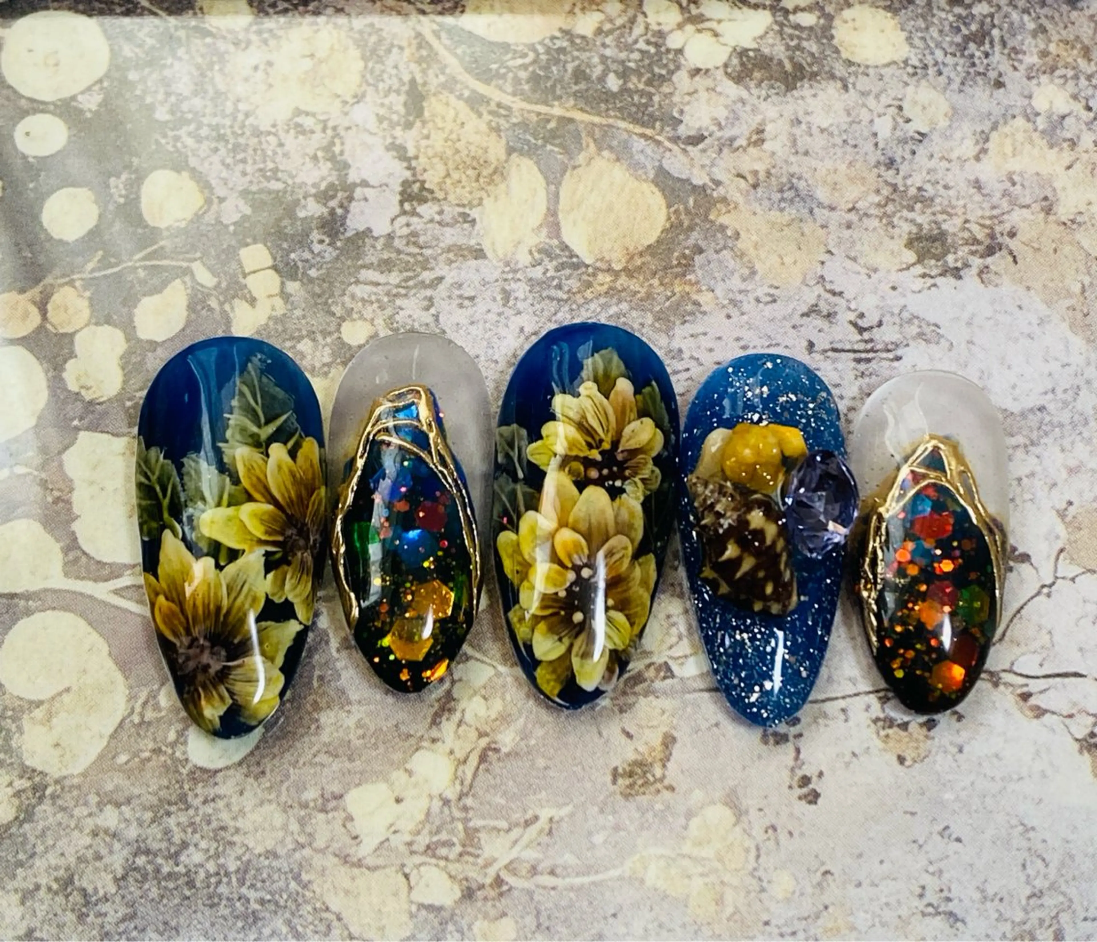 ネイル フラワーネイル 自宅ネイルサロン ♦️nuance♦️のネイルデザイン