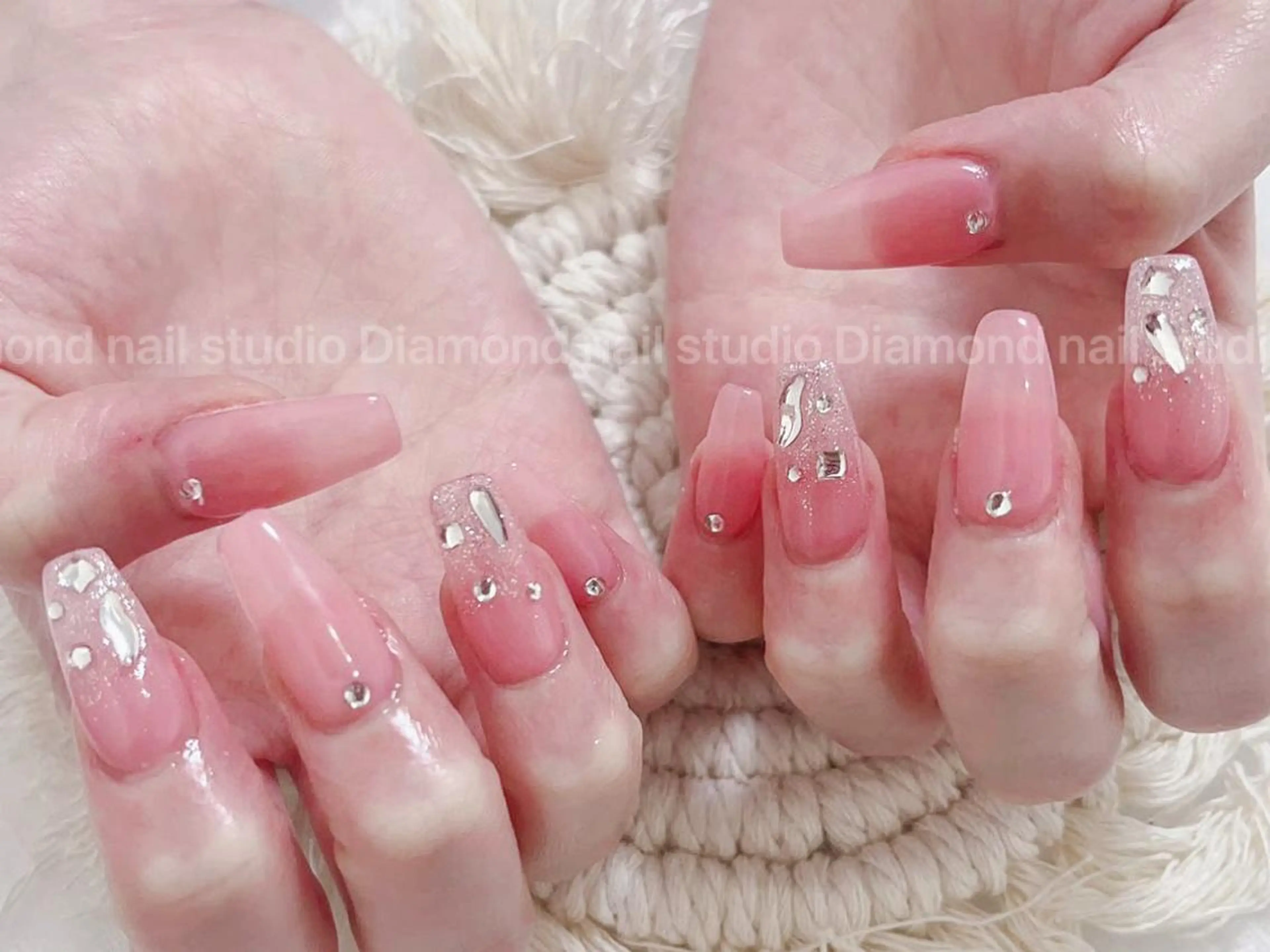 ミディアム ハンドネイル ハンドケア Plenty 🚢のネイルデザイン