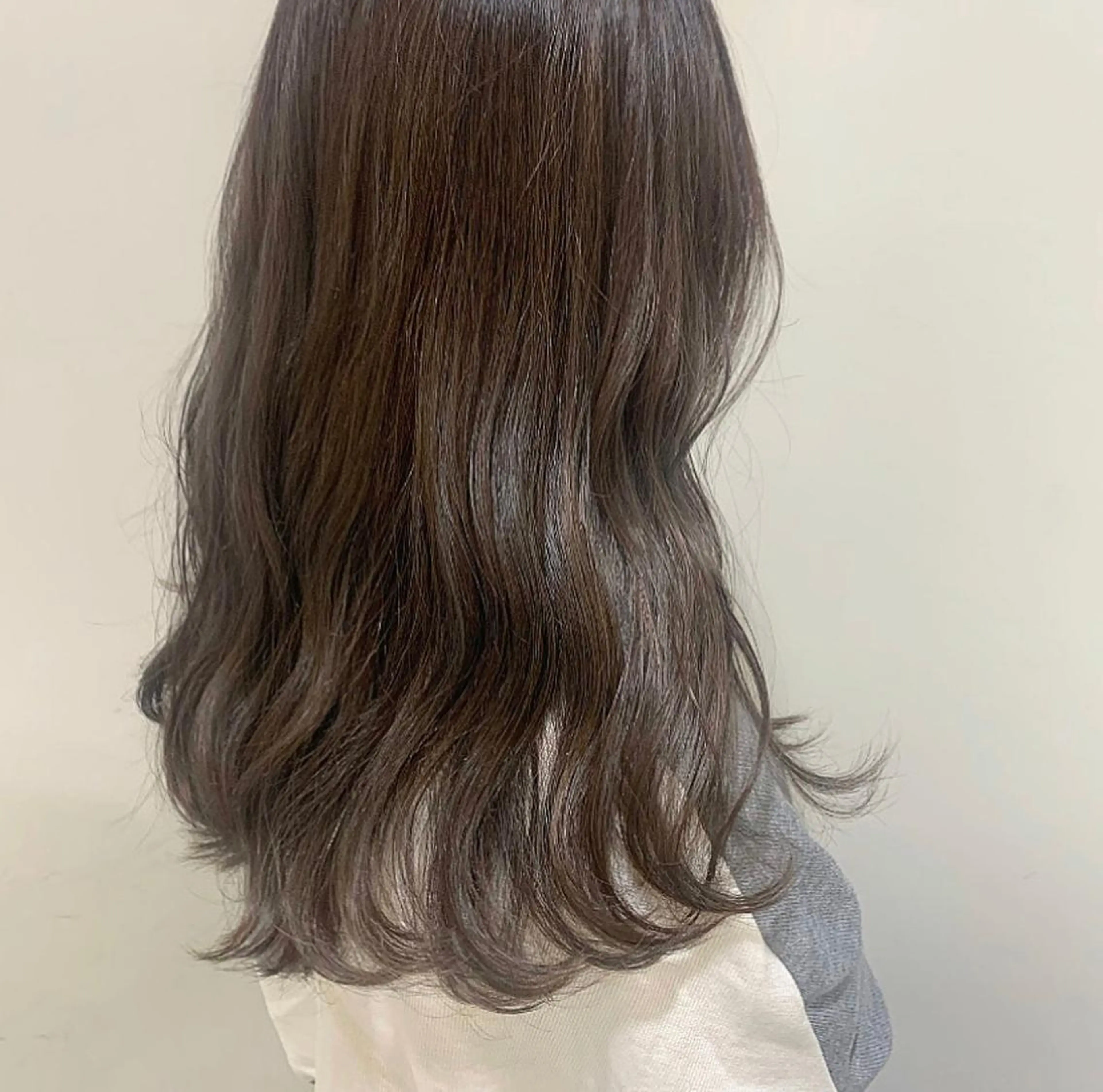 カラー 山口 莉奈のヘアスタイル