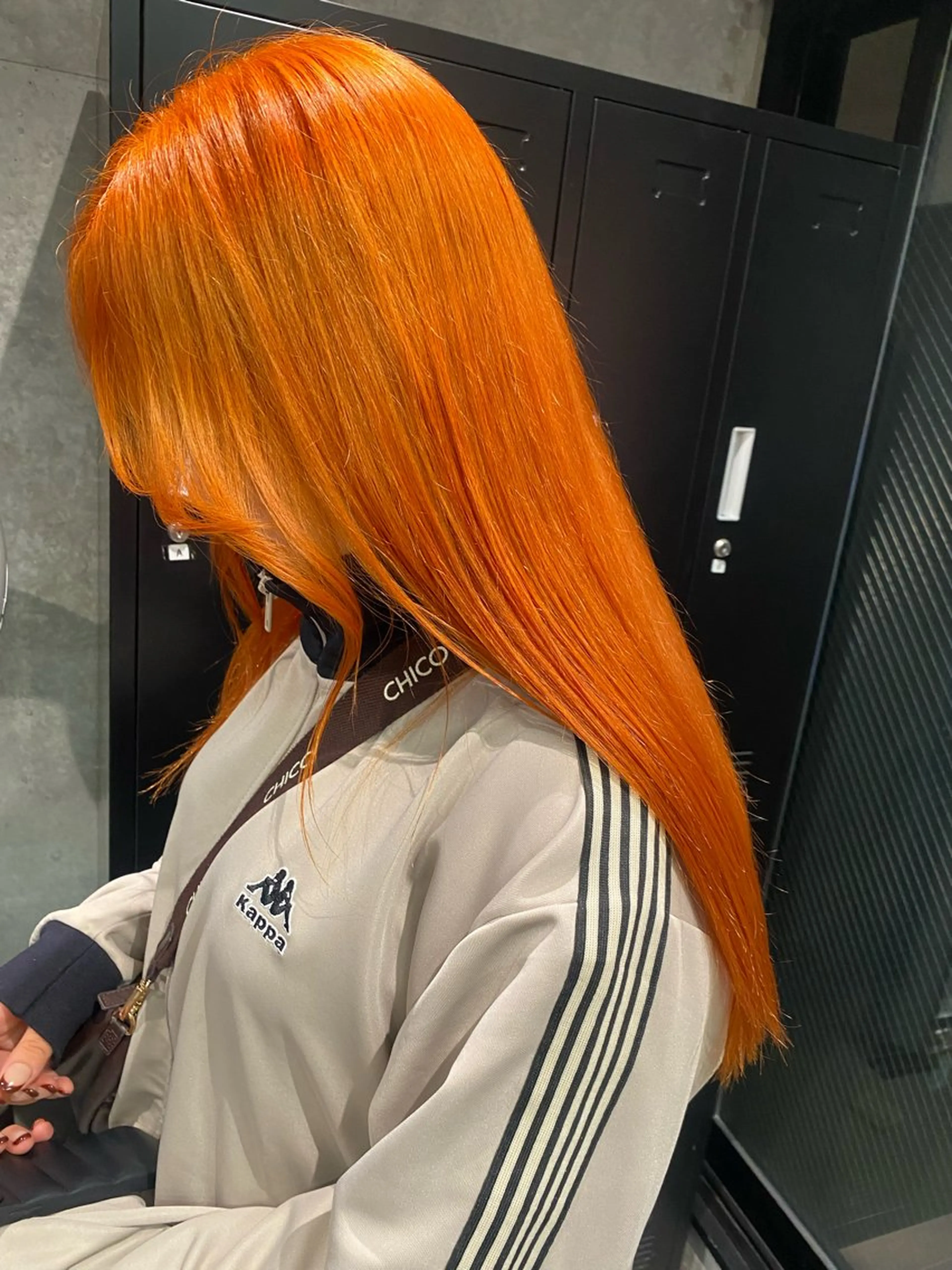 ロング カラー ブリーチ オレンジ カット ヘアカラー トリートメント hina💟 透明感カラーのヘアスタイル