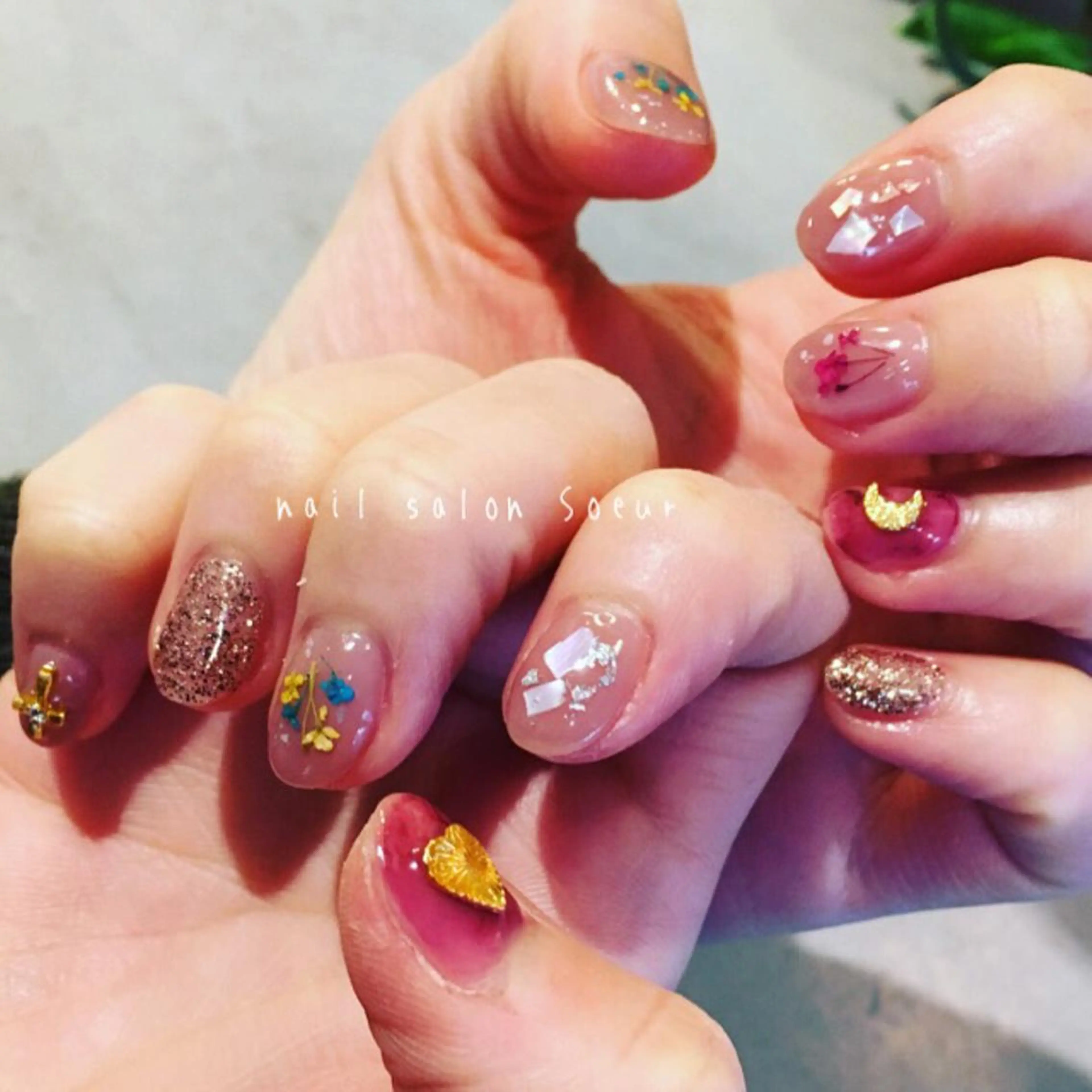 ネイル アートネイル フラワーネイル ジェルネイル ハート 持ち込み ハンドネイル nail salon Soeurのネイルデザイン