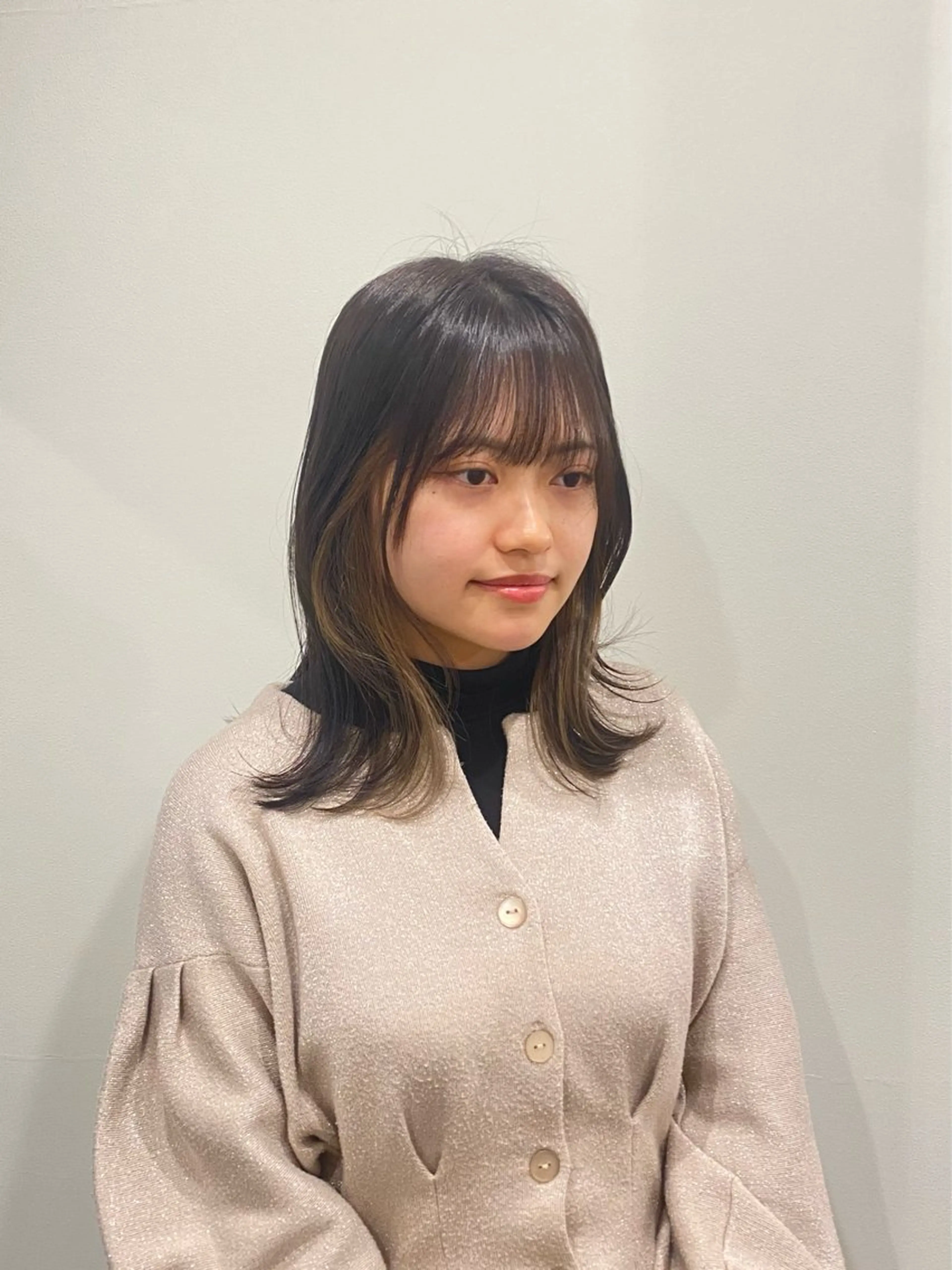 ミディアム カラー ヘアカラー トリートメント 佐々木 愛里のヘアスタイル