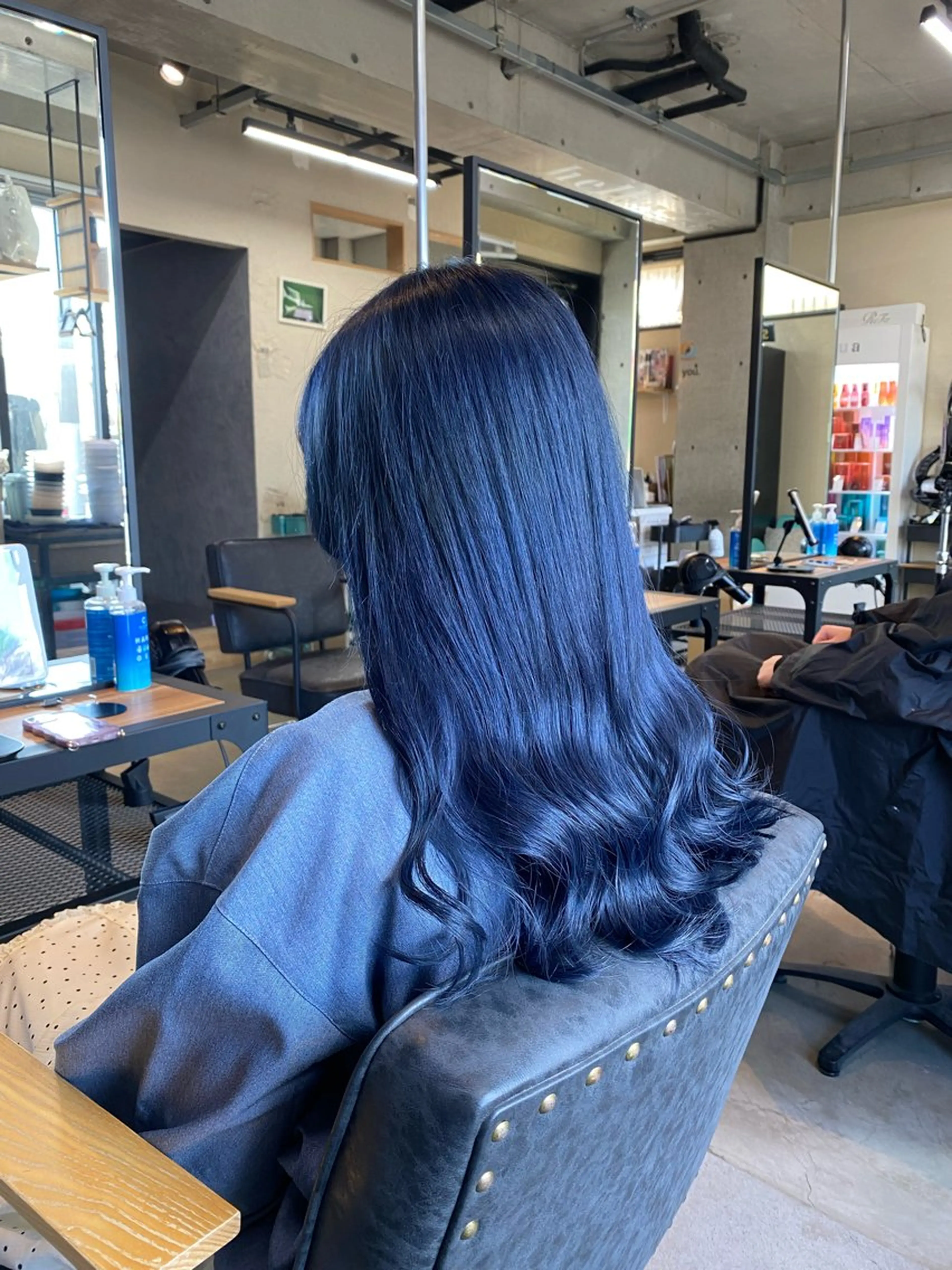 セミロング カラー ブリーチ ブルーカラー ケアブリーチ ネイビーカラー ブリーチムラ修正 /ハイトーン/青砥大のヘアスタイル