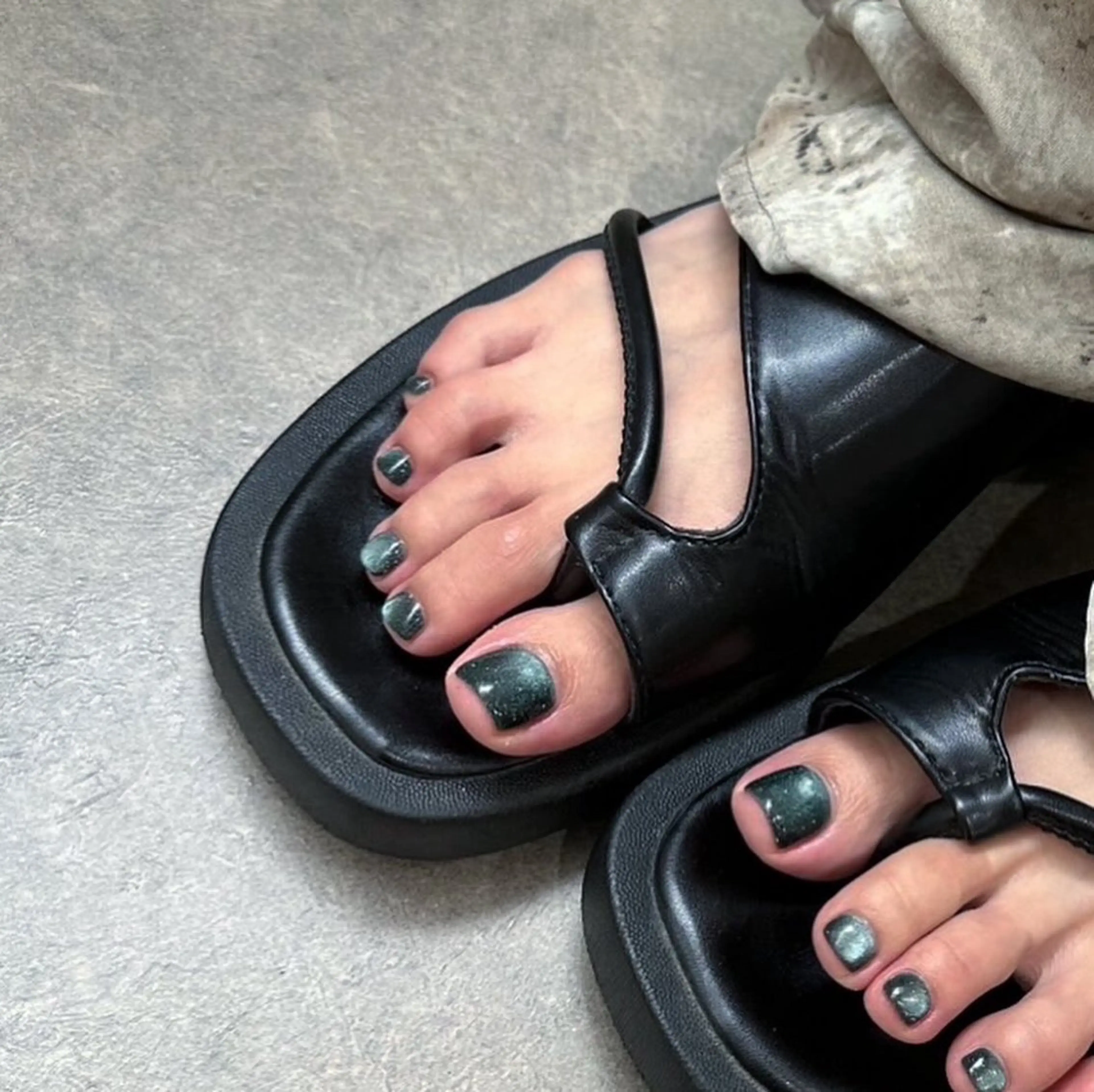 ネイル フットネイル repos 金山ネイルサロンのネイルデザイン