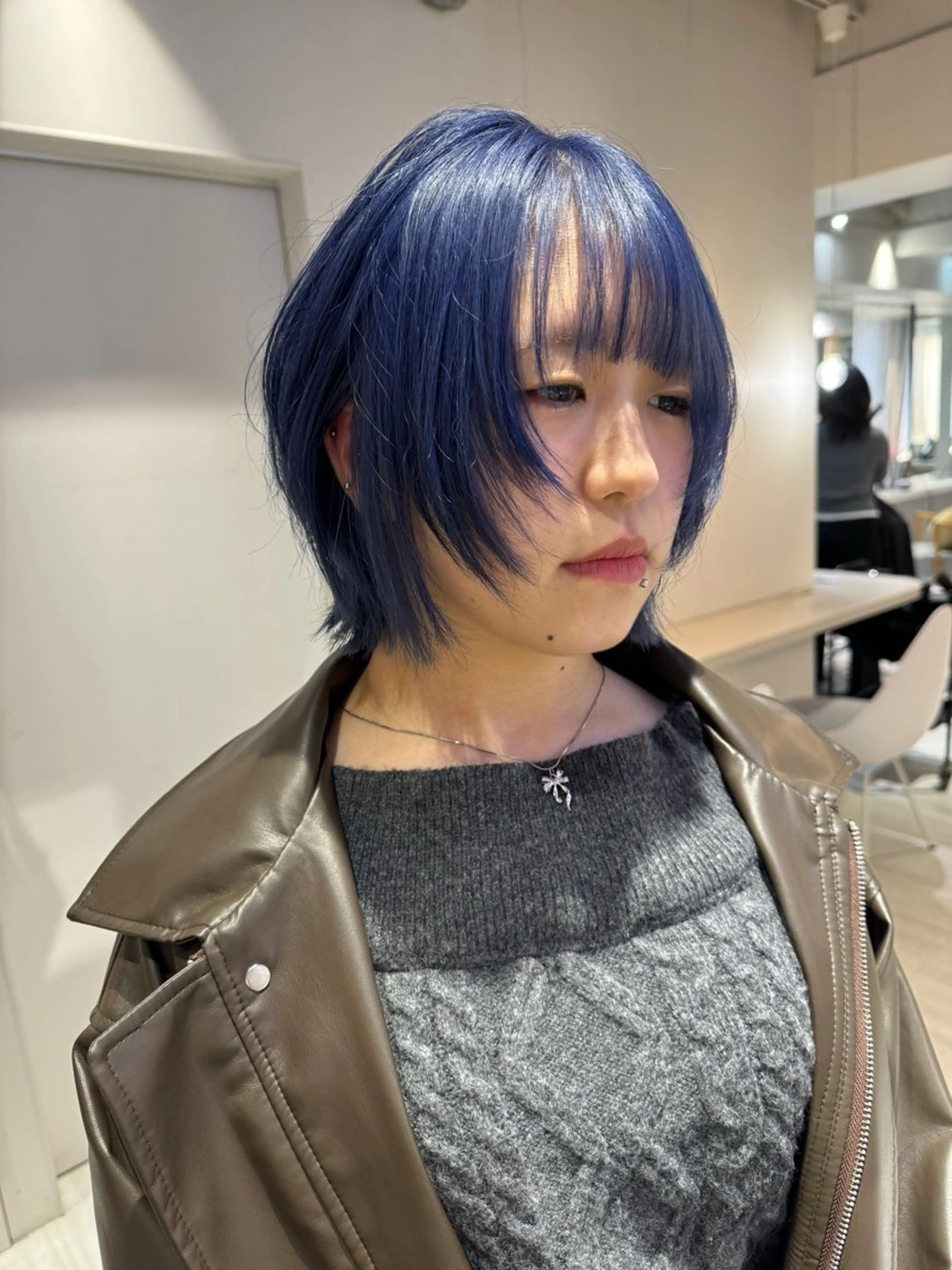 ショート カラー ボブレイヤー ブルーカラー ラベンダーカラー ボブ レイヤーカット ヘアカラー トリートメント Ami/艶カラー/ レイヤー/ハイトーンのヘアスタイル