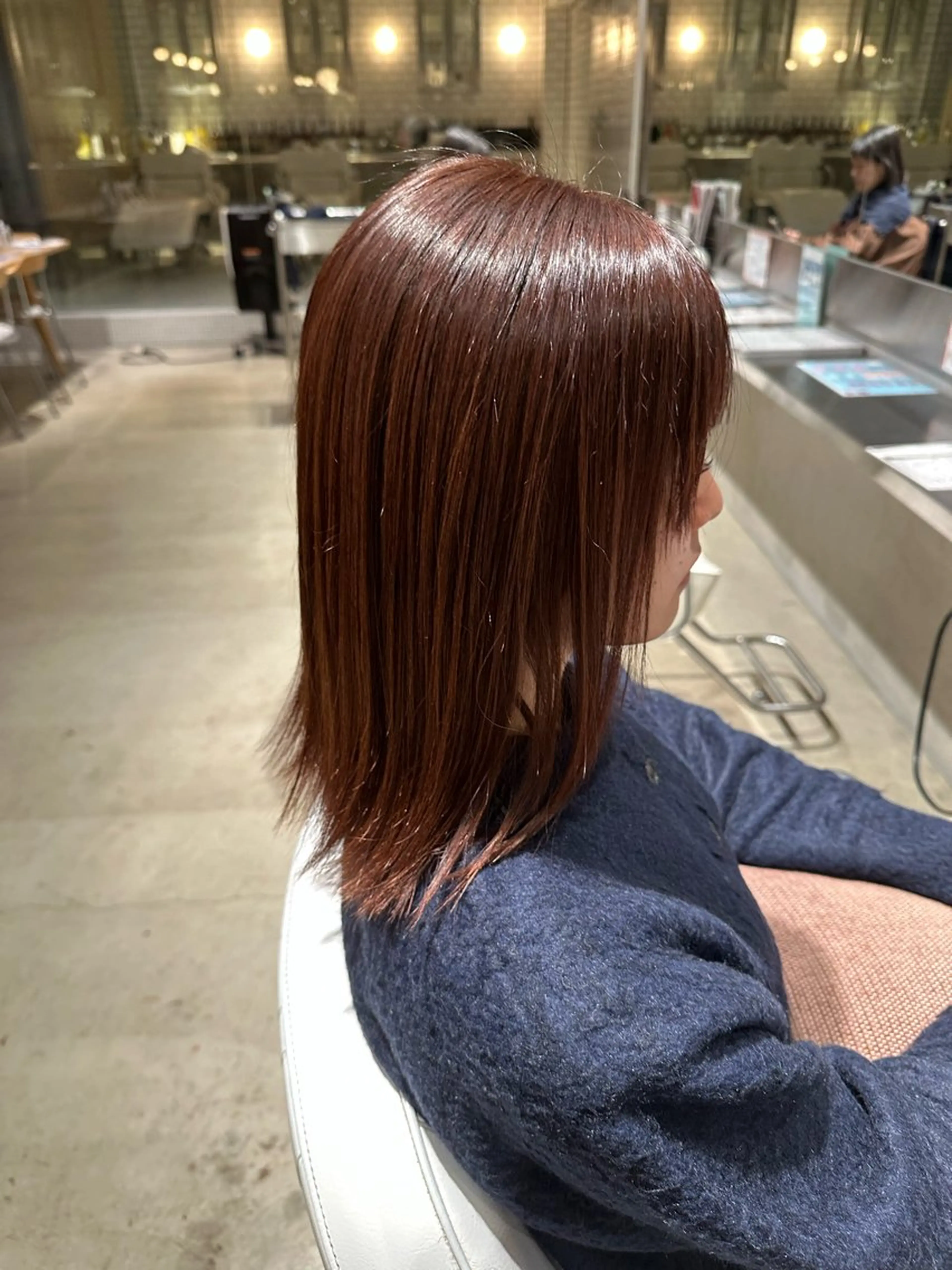 ミディアム カラー 山田 麻海のヘアスタイル