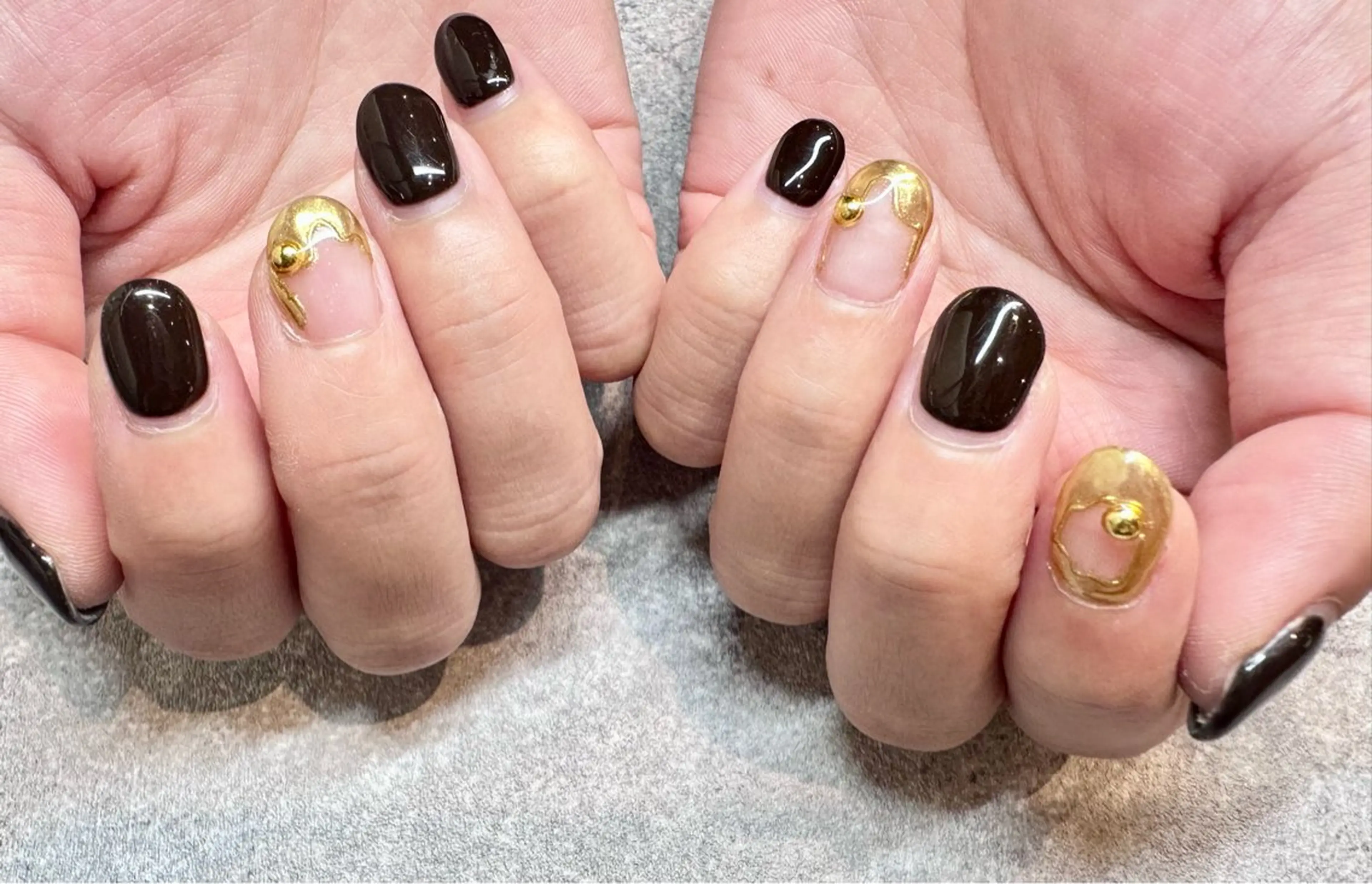 ネイル ブラウン ゴールド ミラーネイル NISHIOKA FUKUMIのネイルデザイン