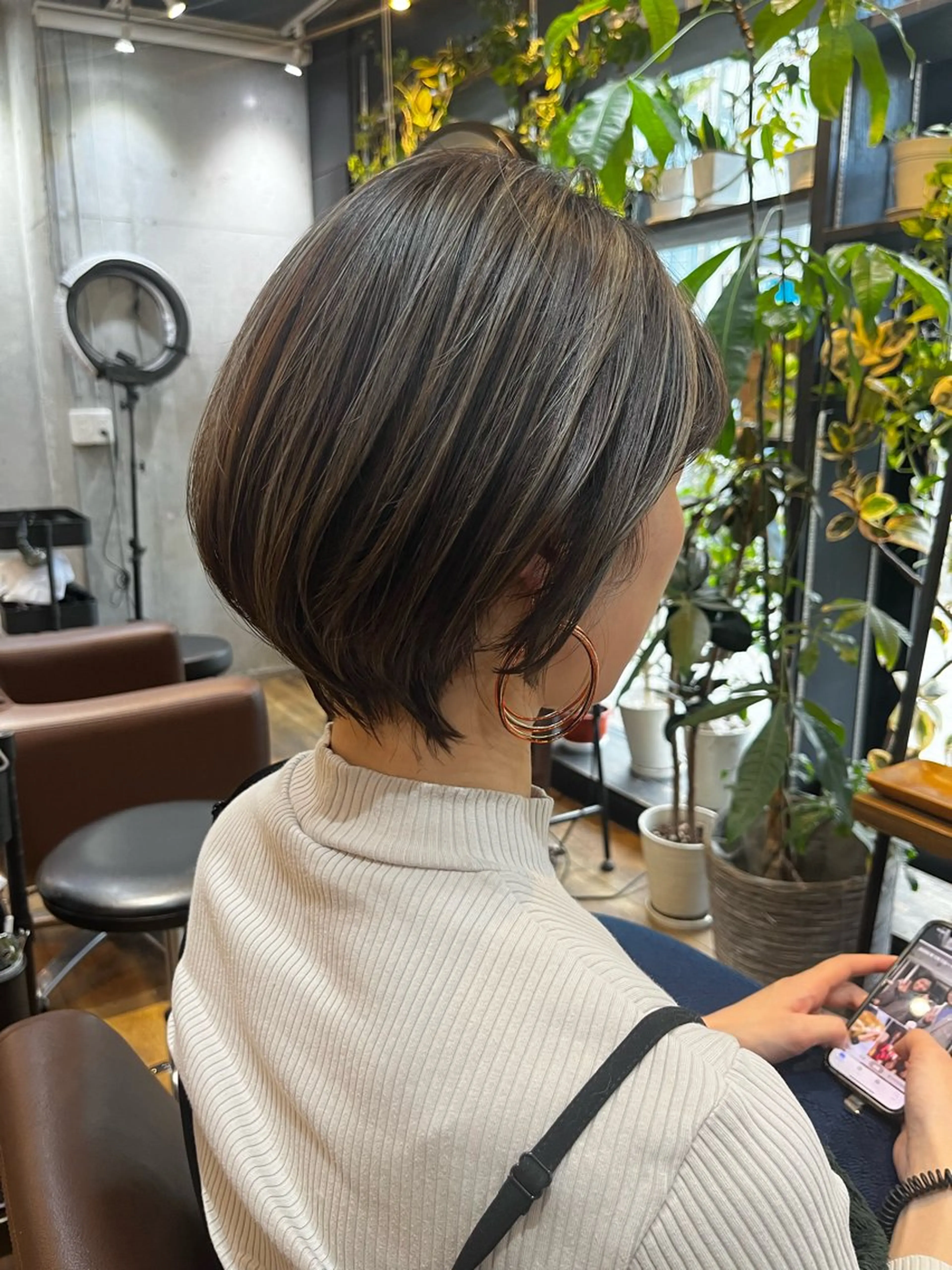 ショート カラー ハイライトカラー ハイライト ショートヘア 安達 俊亮のヘアスタイル