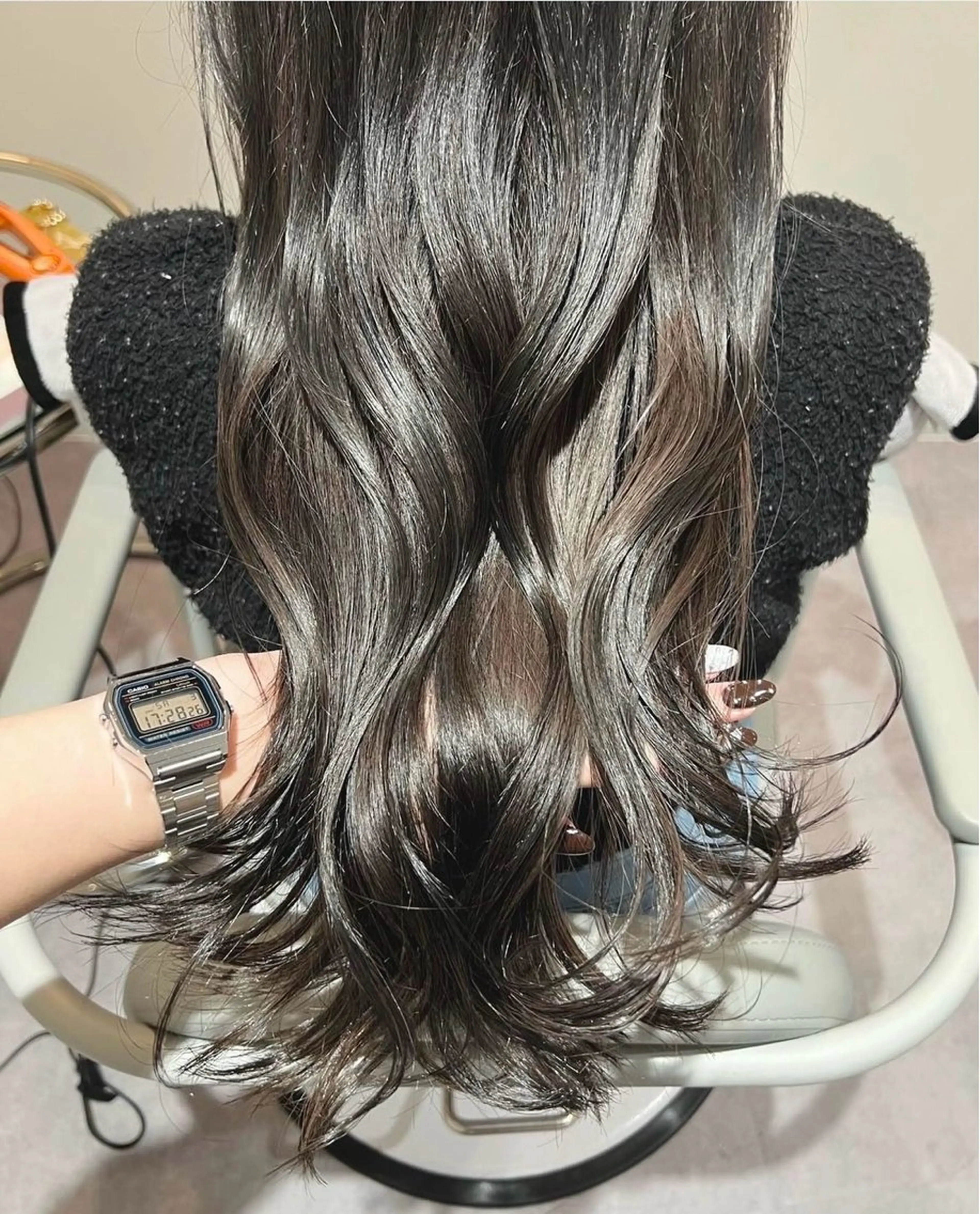 セミロング カット ヘアカラー トリートメント 金気 真央のヘアスタイル