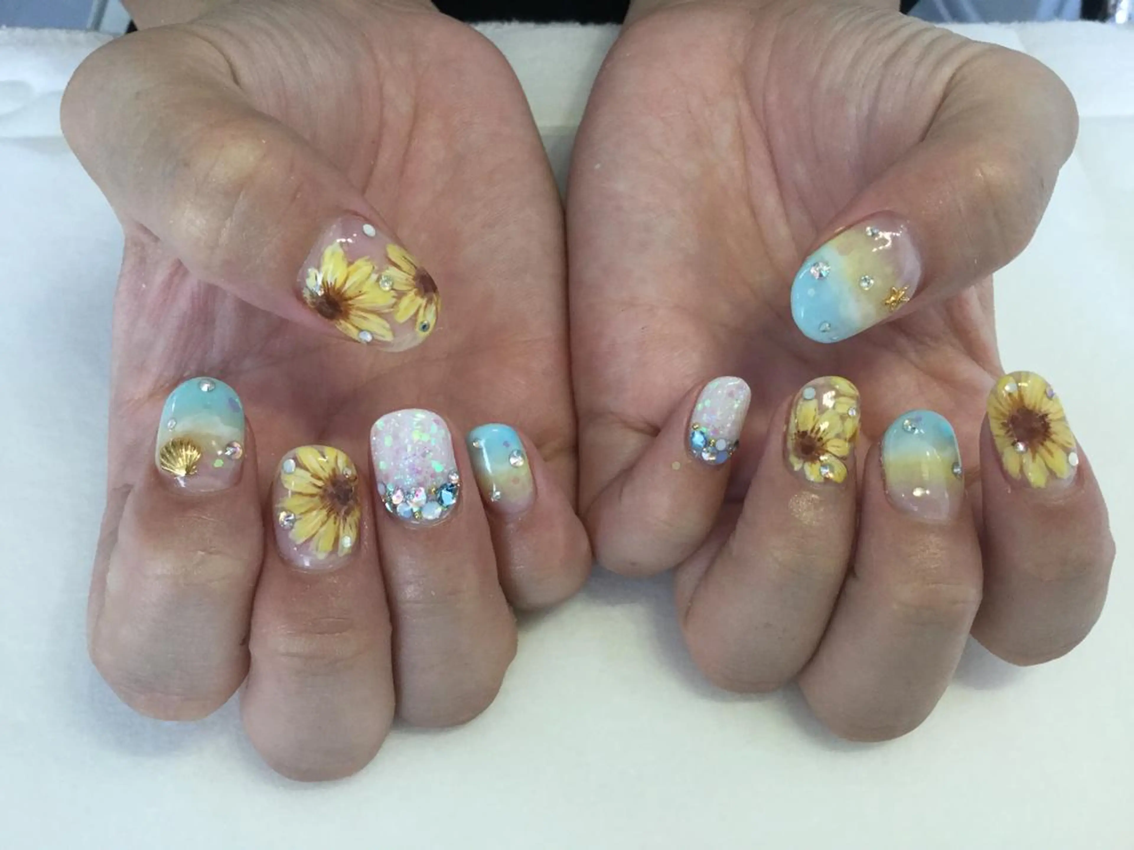 ネイル ハンドネイル 💎🐰 saki. m 🐰💎のネイルデザイン