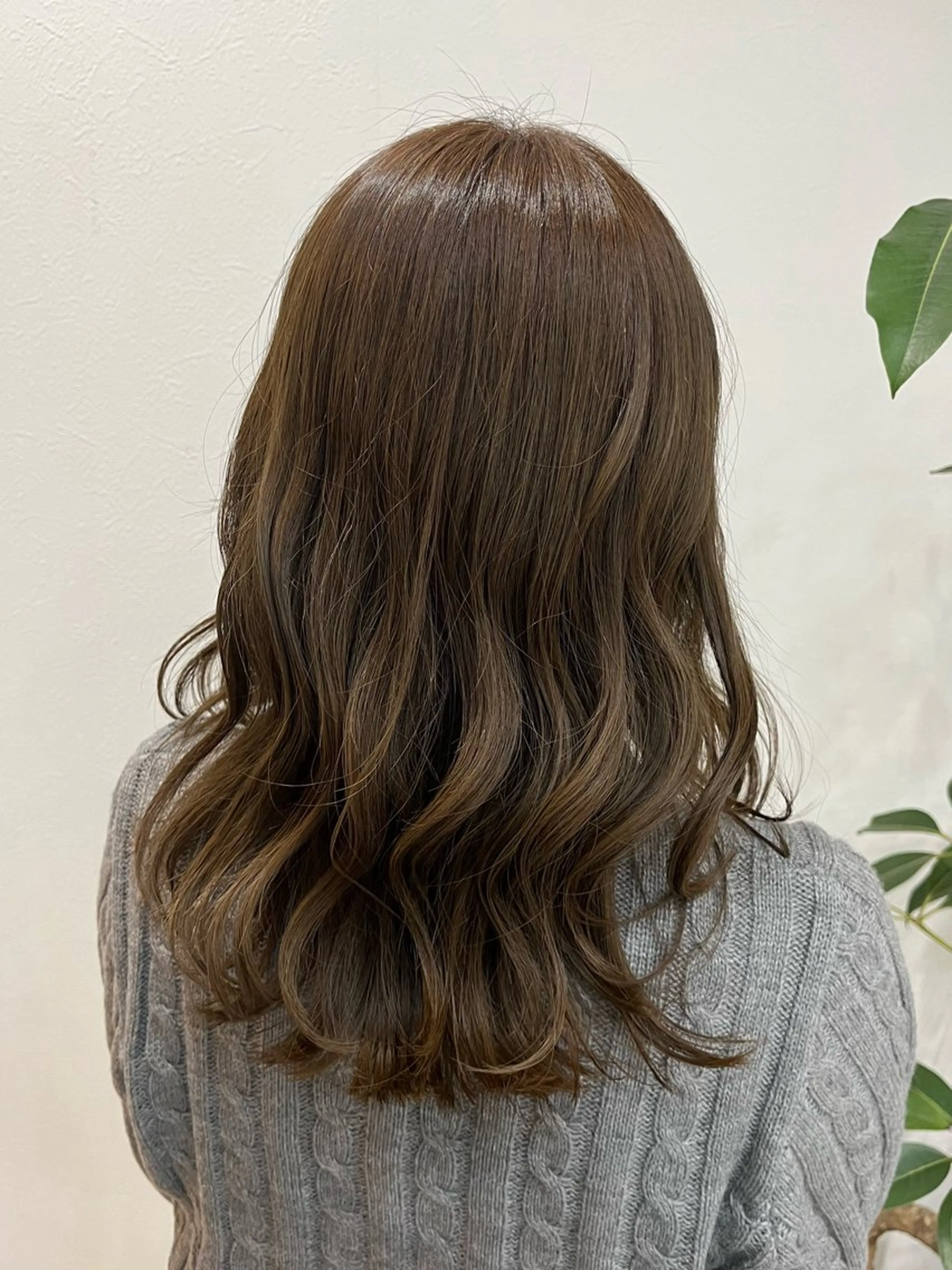 ロング カラー ヘアカラー トリートメント ブリーチなし 暖色カラー/井上あいのヘアスタイル