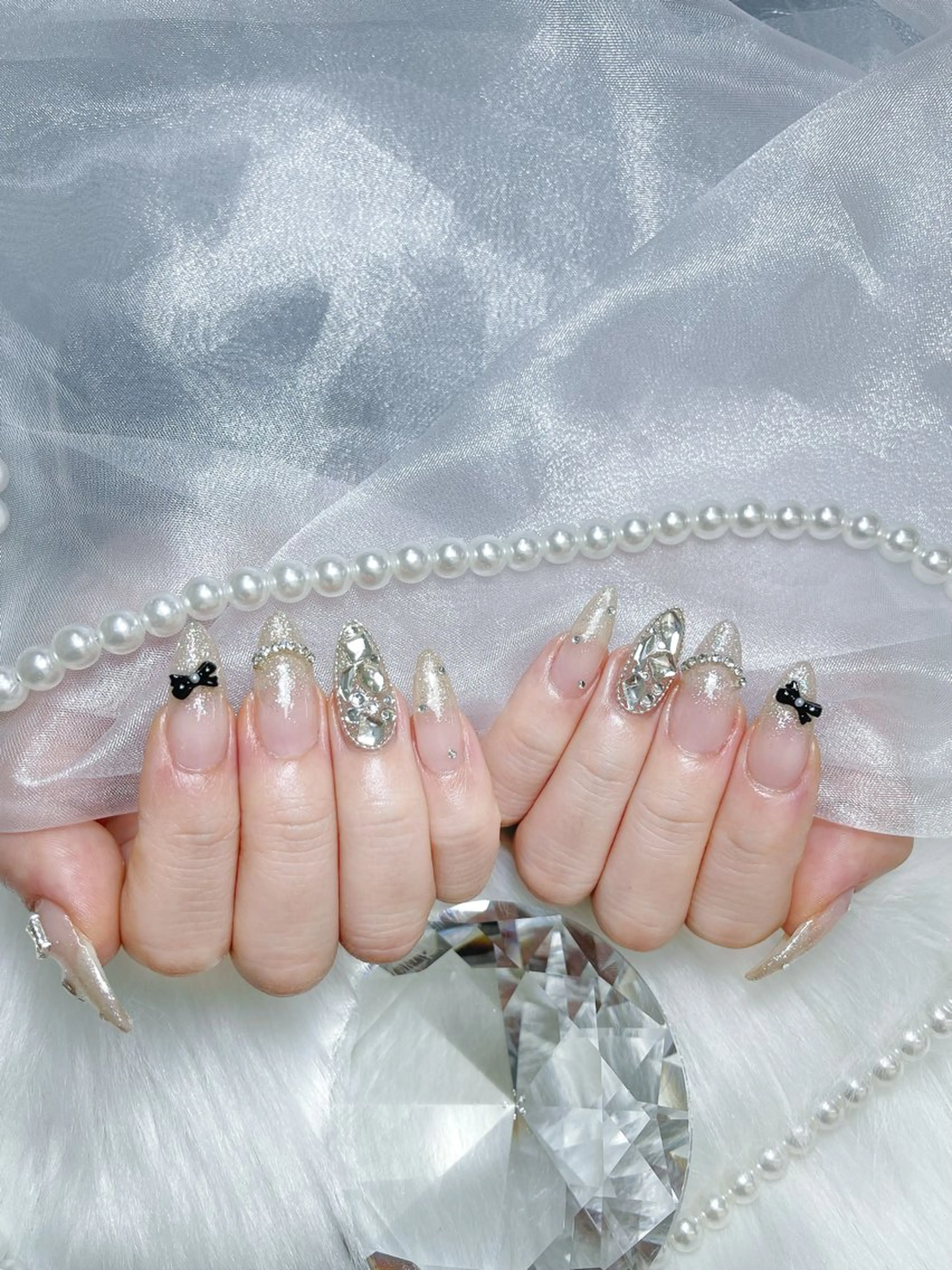 ネイル キラキラネイル 韓国ネイル ロングネイル ワンホンネイル ハンドネイル Josie nail salonのネイルデザイン