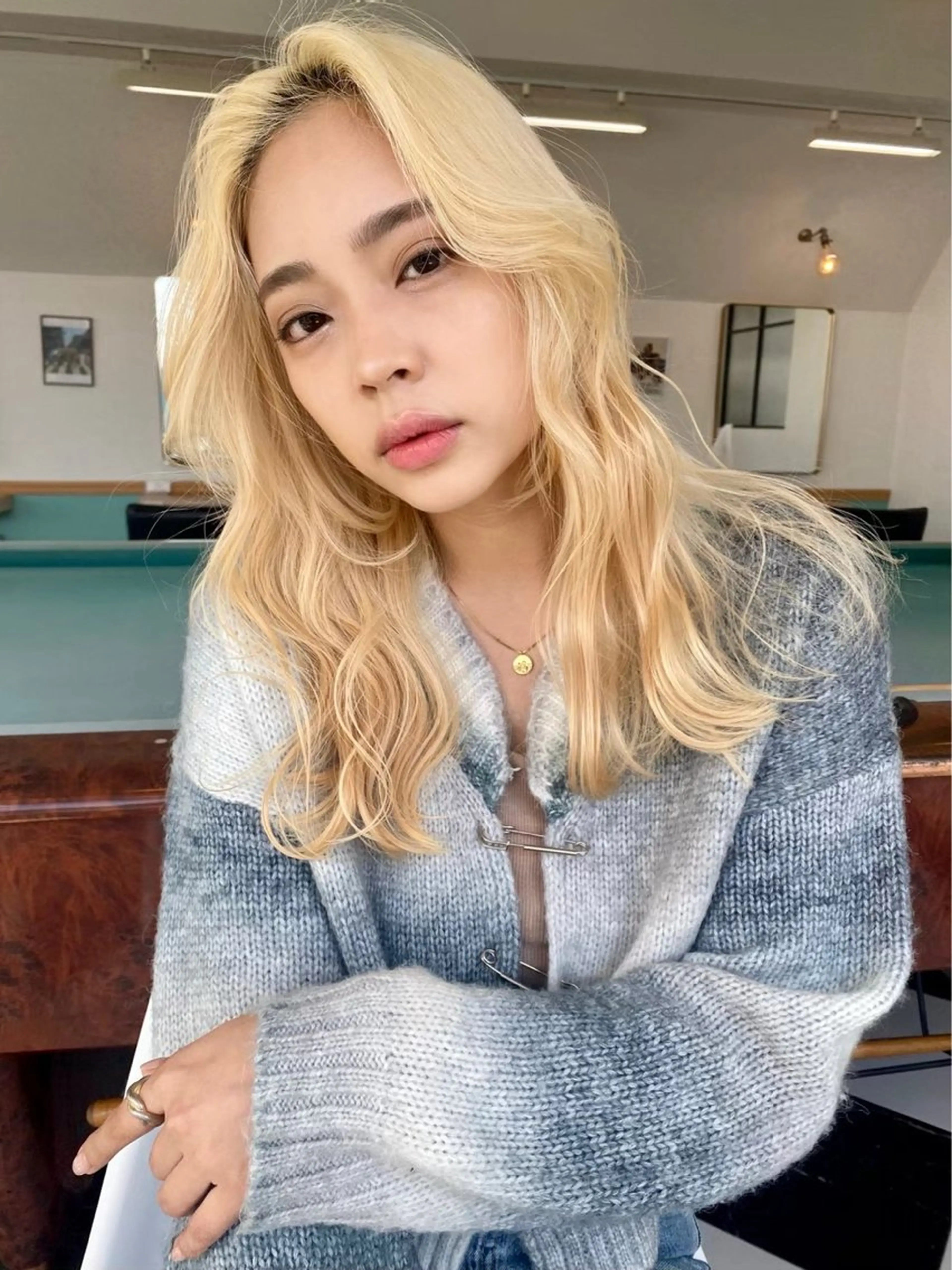 ミディアム 艶髪レイヤー/ ハイトーンKeitaのヘアスタイル