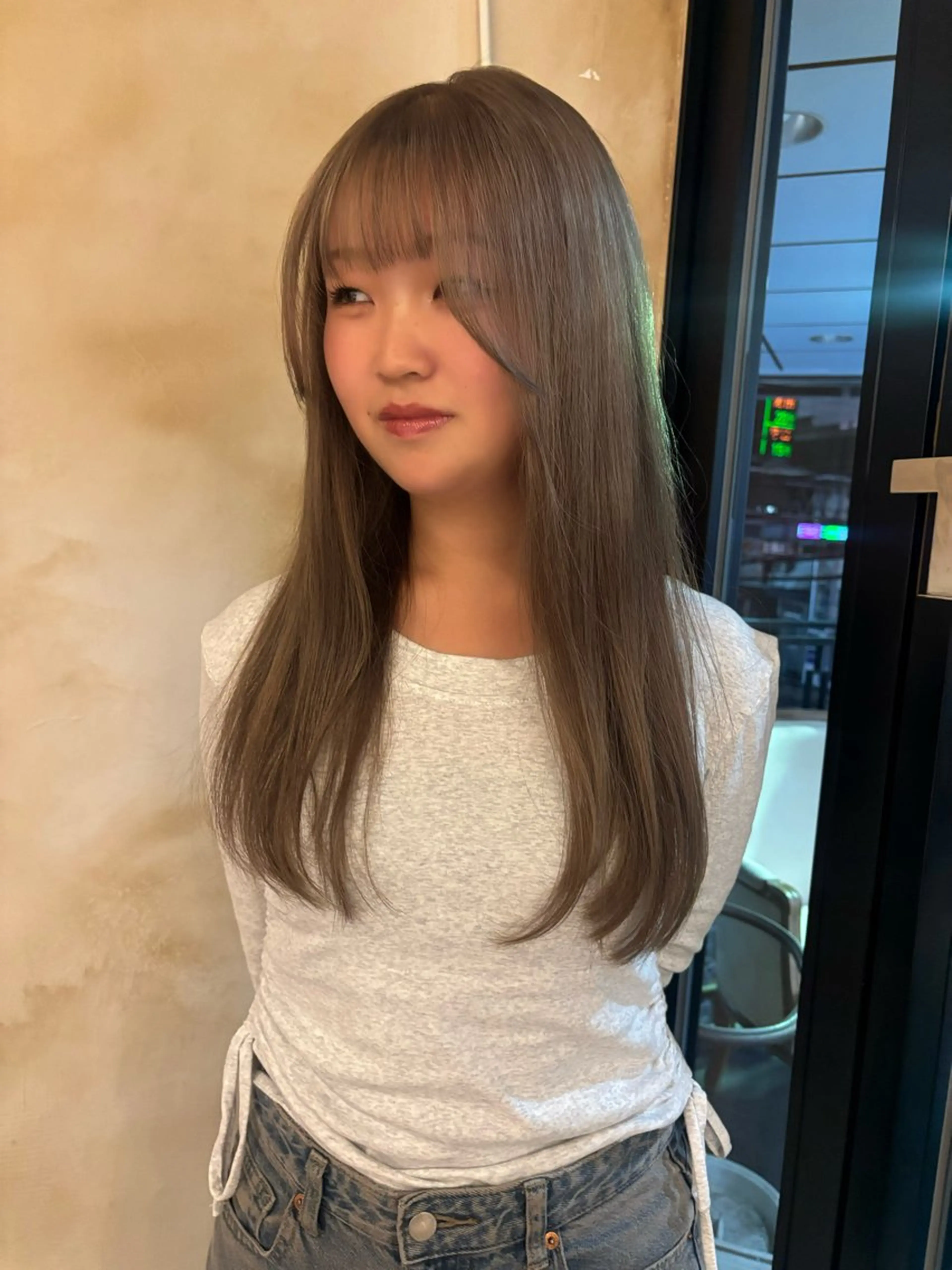 ロング カラー グレージュ ハイトーンカラー トリートメント lot れののヘアスタイル