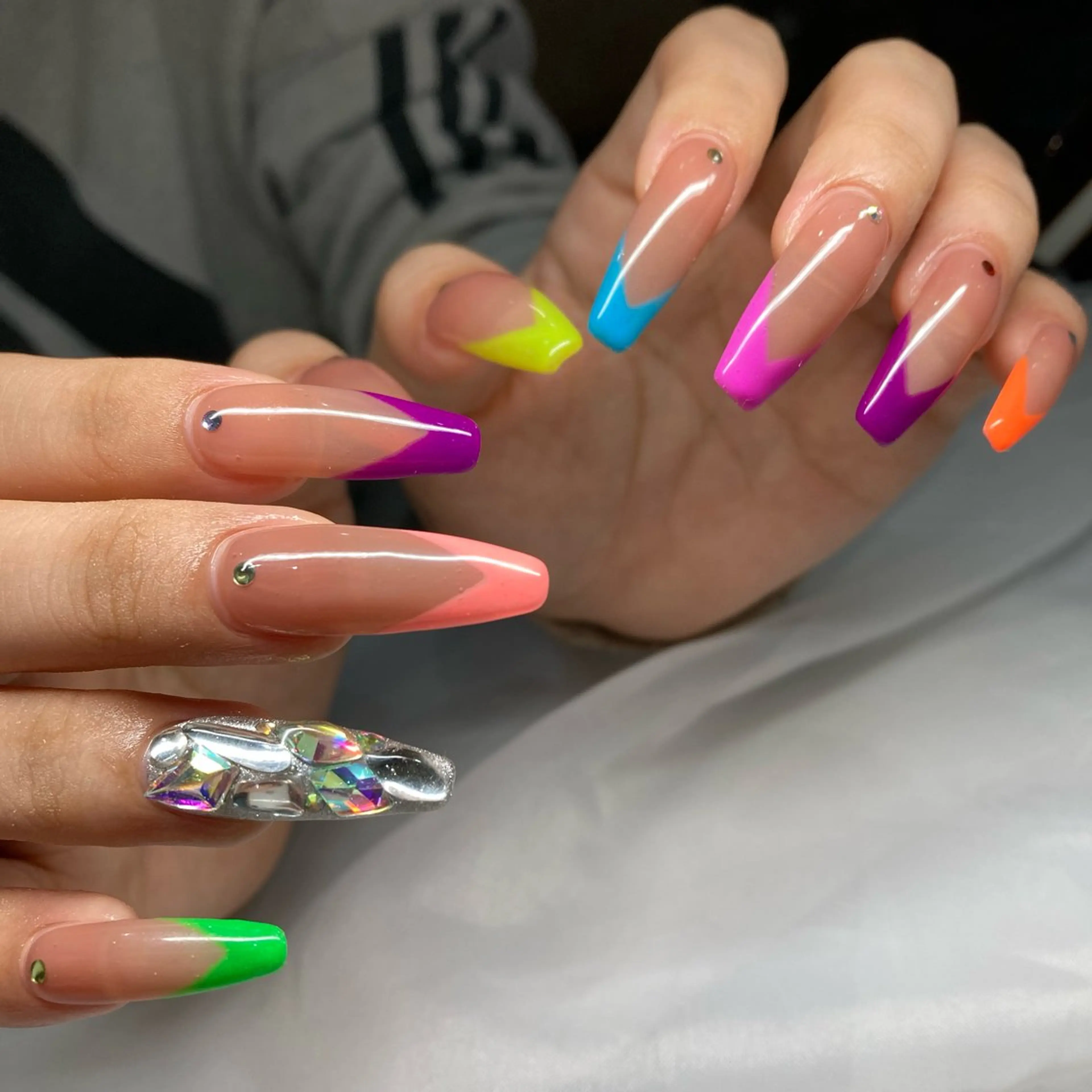 ネイル 長さ出し 持ち込み ニュアンスネイル ワンカラーネイル ハンドネイル Gracias. rieのネイルデザイン