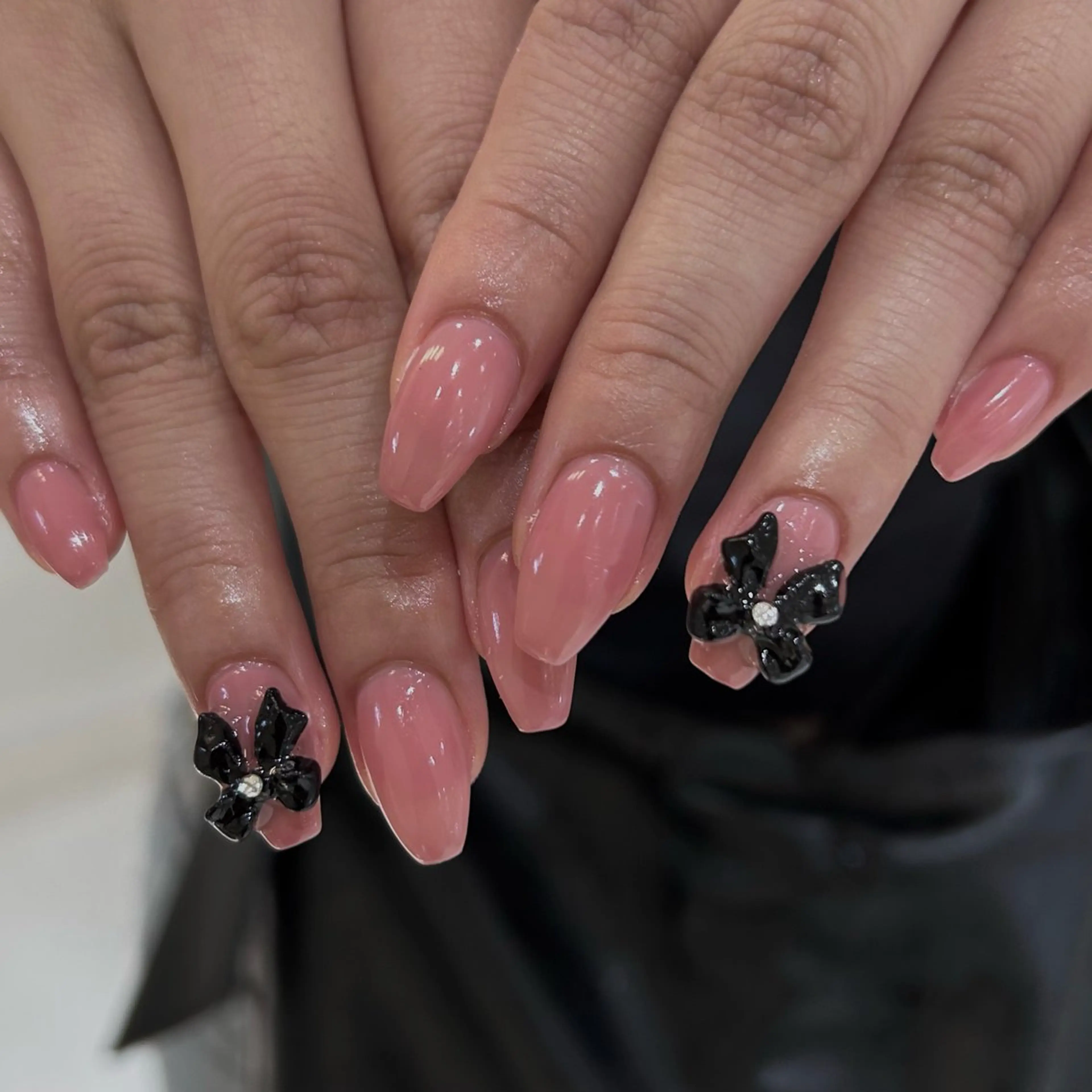 ネイル mikoto 🎀 艶々美フォルムのネイルデザイン