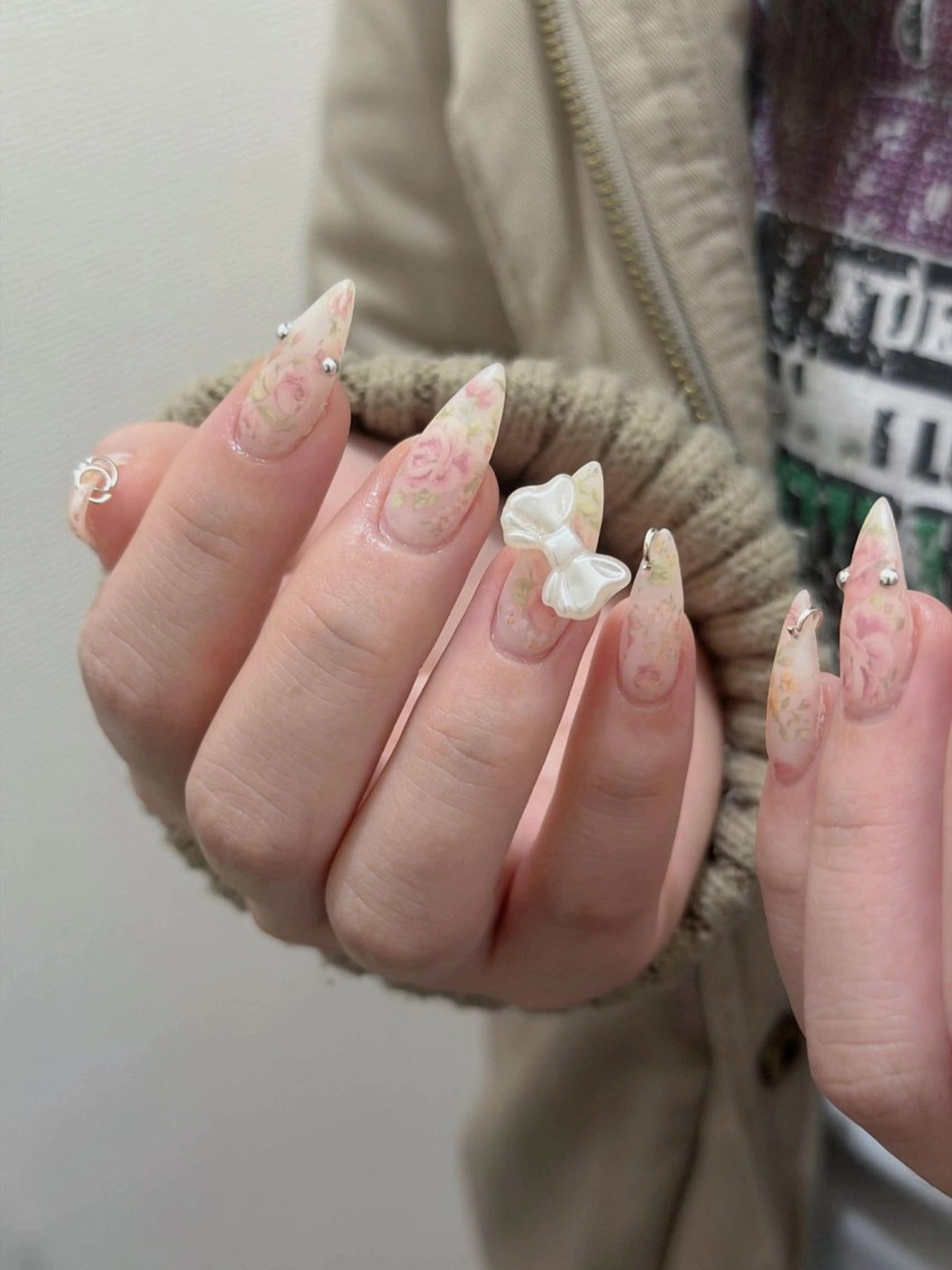 ネイル オーロラネイル ボルドー ブラウン 氷ネイル・うるうるネイル キラキラネイル ハンドネイル Julli ジュリのネイルデザイン