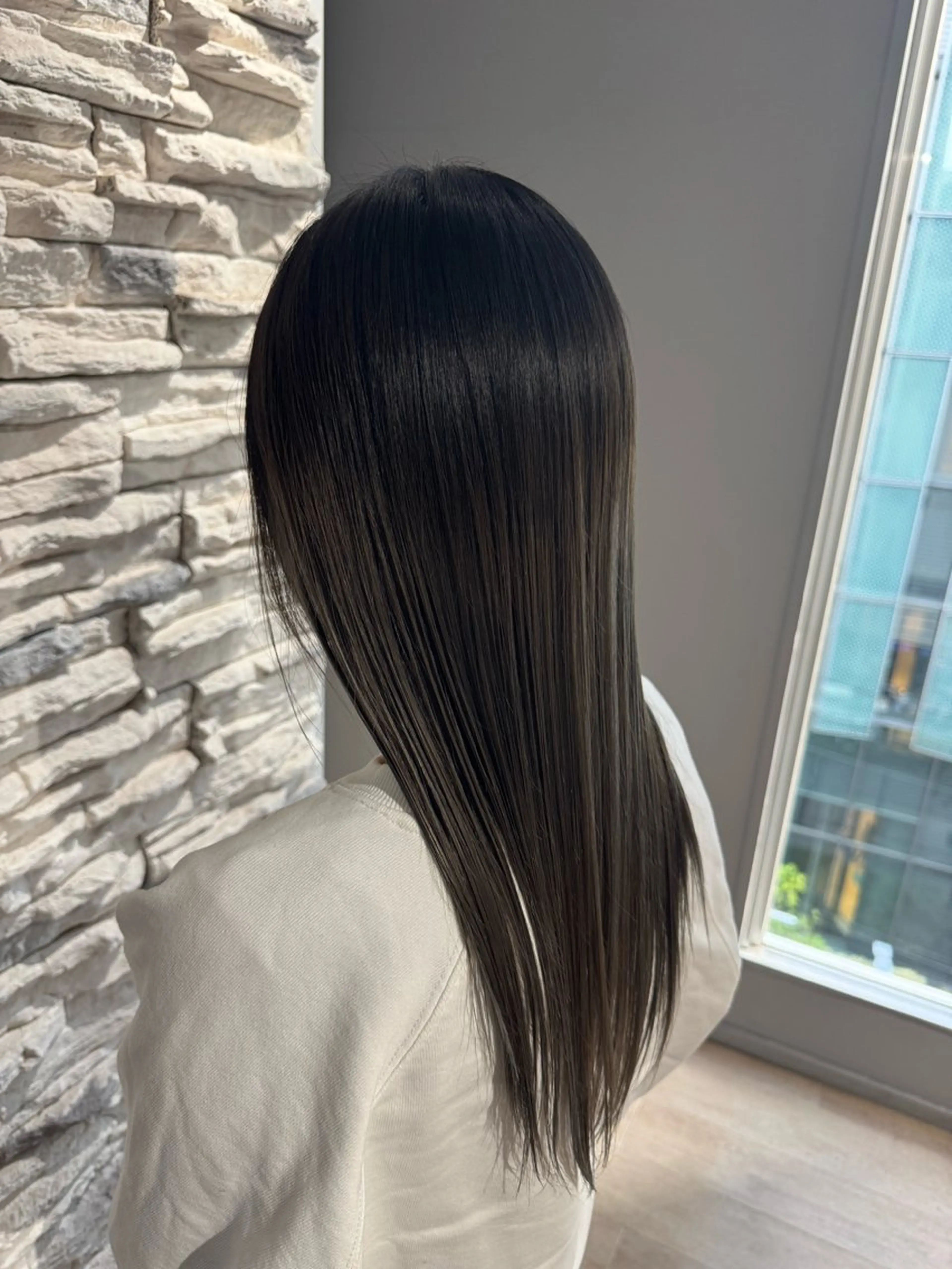 セミロング 🔶髪質改善／縮毛 ✨　山郷敏彦🟢のヘアスタイル