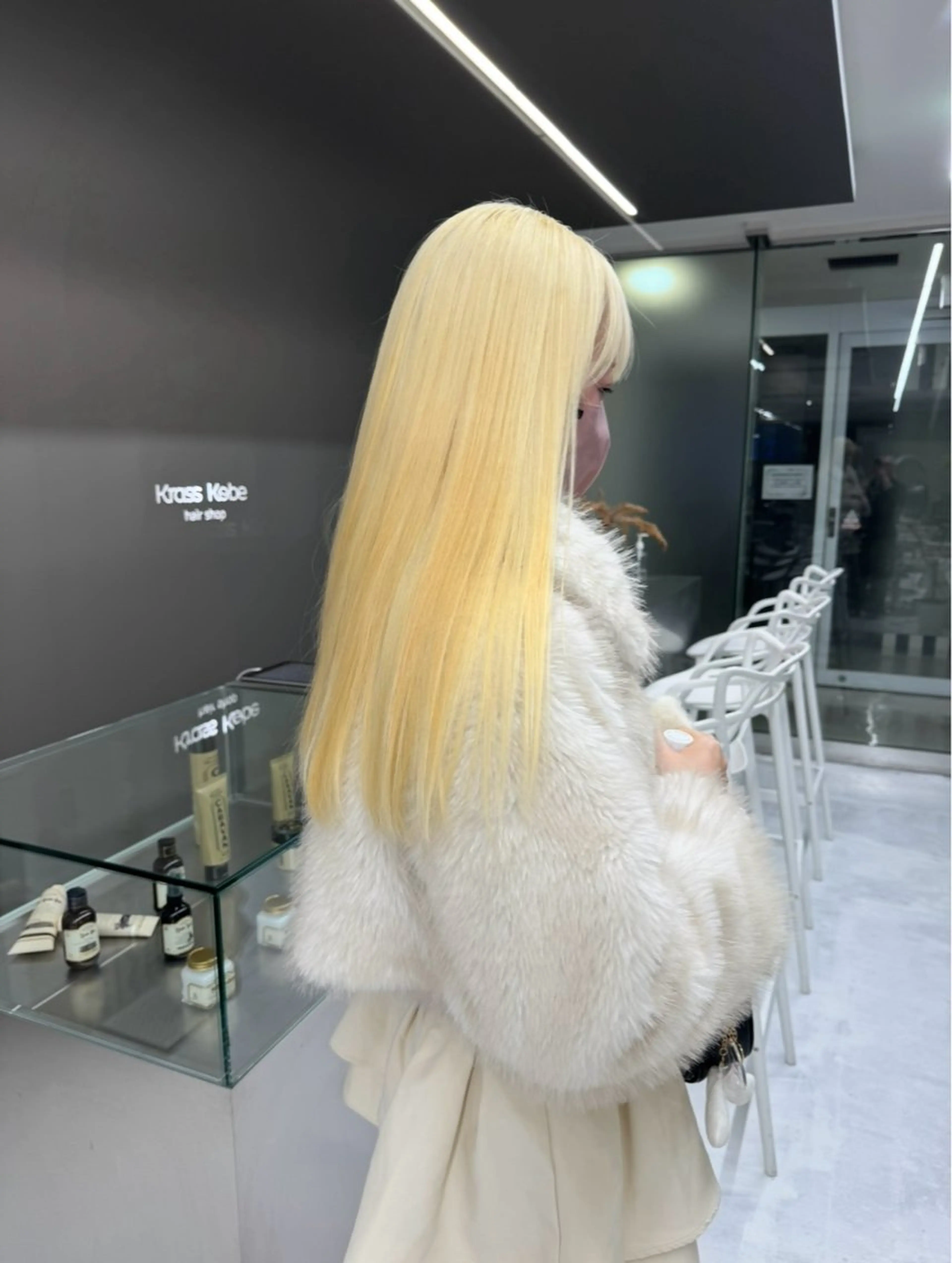 ロング カラー 抜きっぱなしブロンド ブロンド カット ヘアカラー トリートメント ハルヒ/ハイトーン /ボブのヘアスタイル