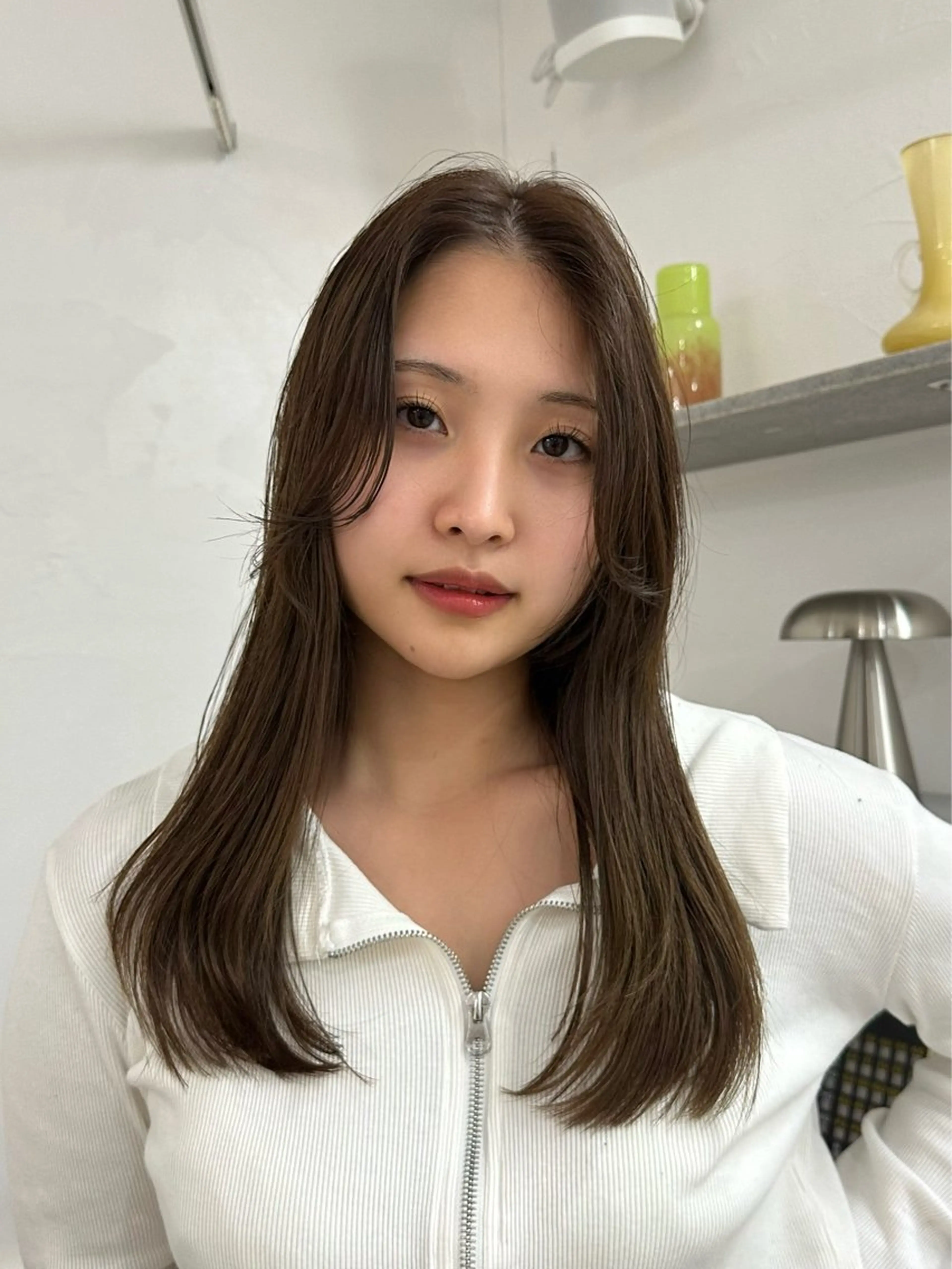 セミロング イシイ モエカのヘアスタイル