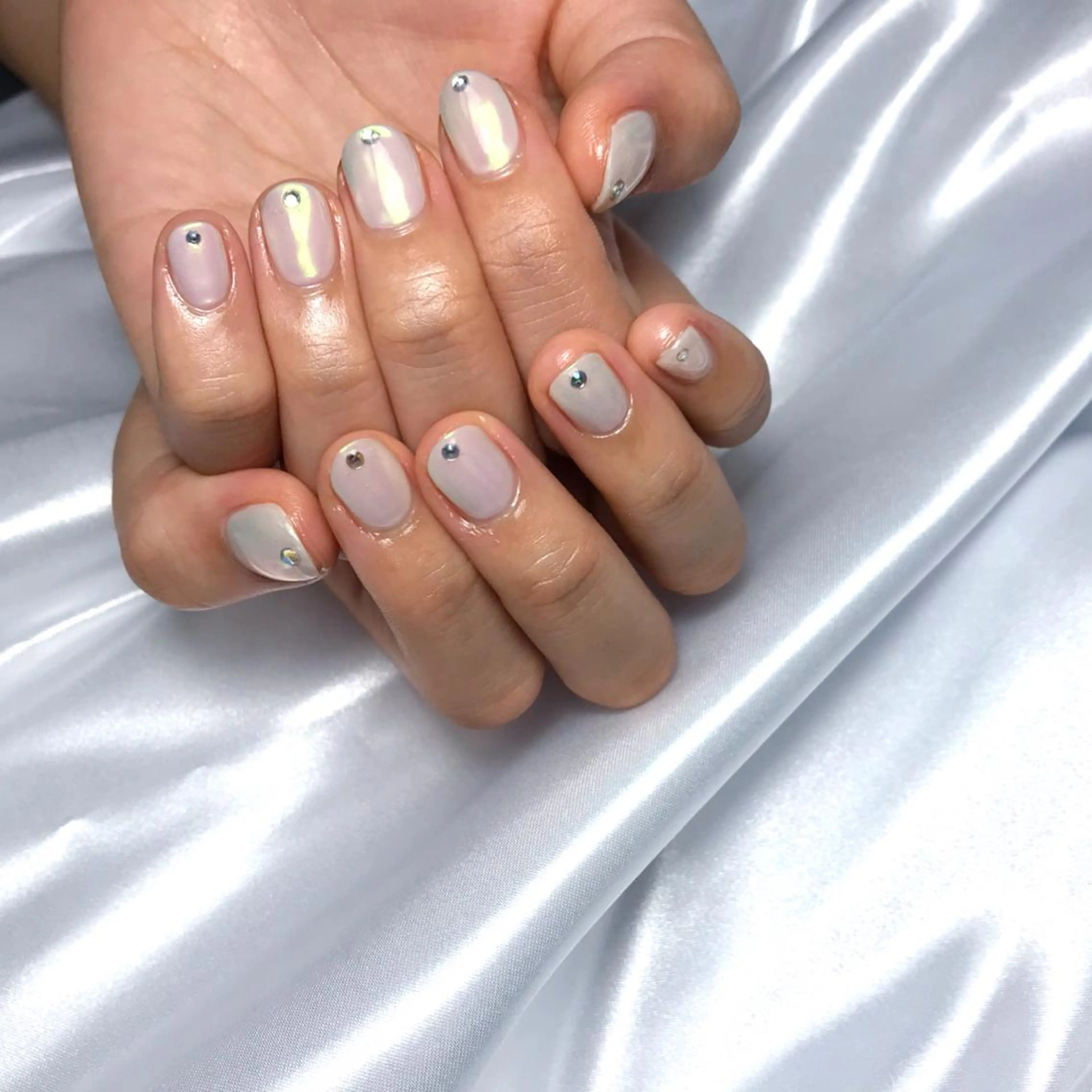 ネイル オーロラネイル ミラーネイル ハンドネイル 💅chainail _aiのネイルデザイン