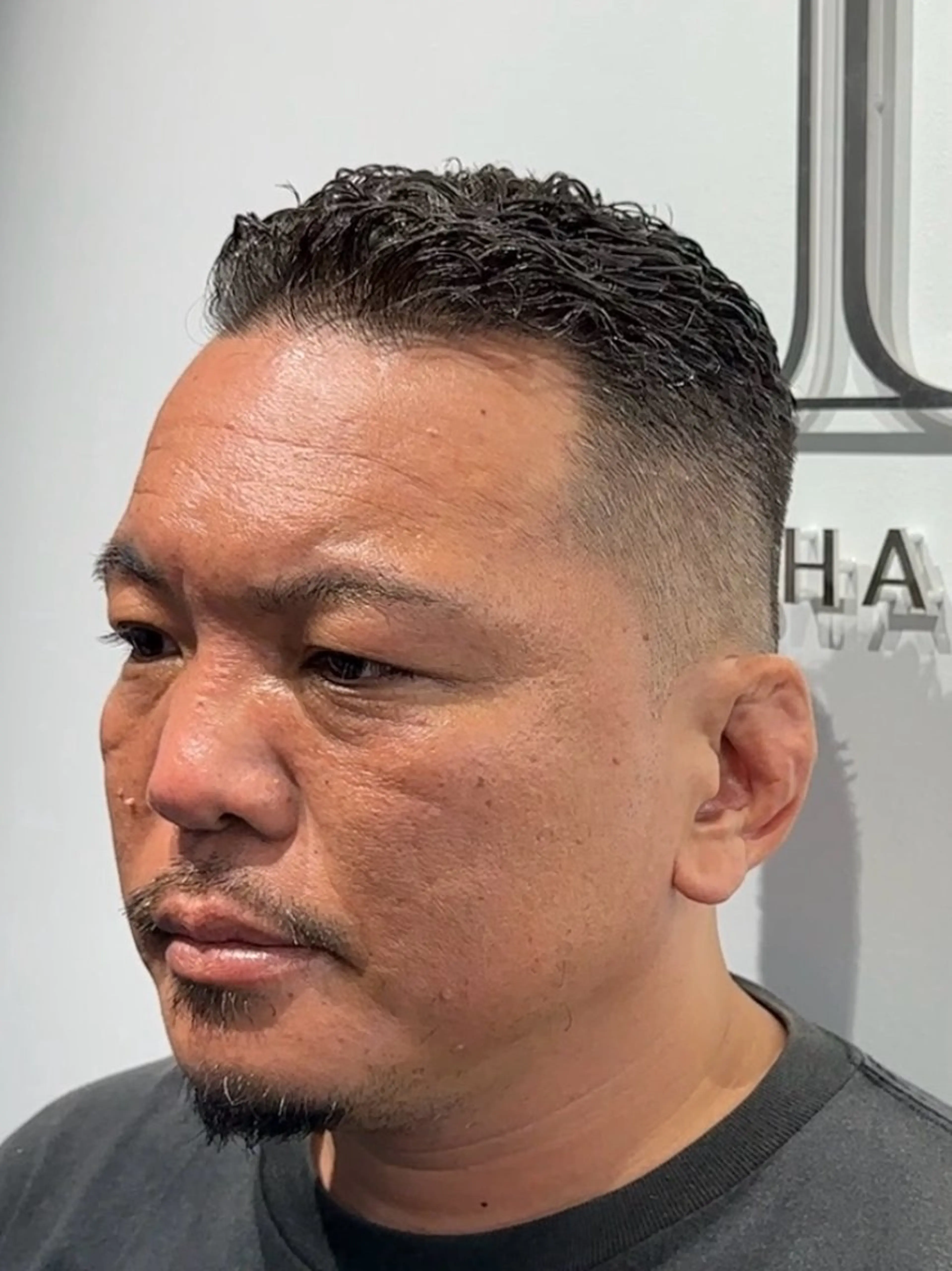 ショート パーマ メンズ フェードカット 濡れパン カット パーマ 💈神技メンズカット 大沢カズキ✂︎のヘアスタイル