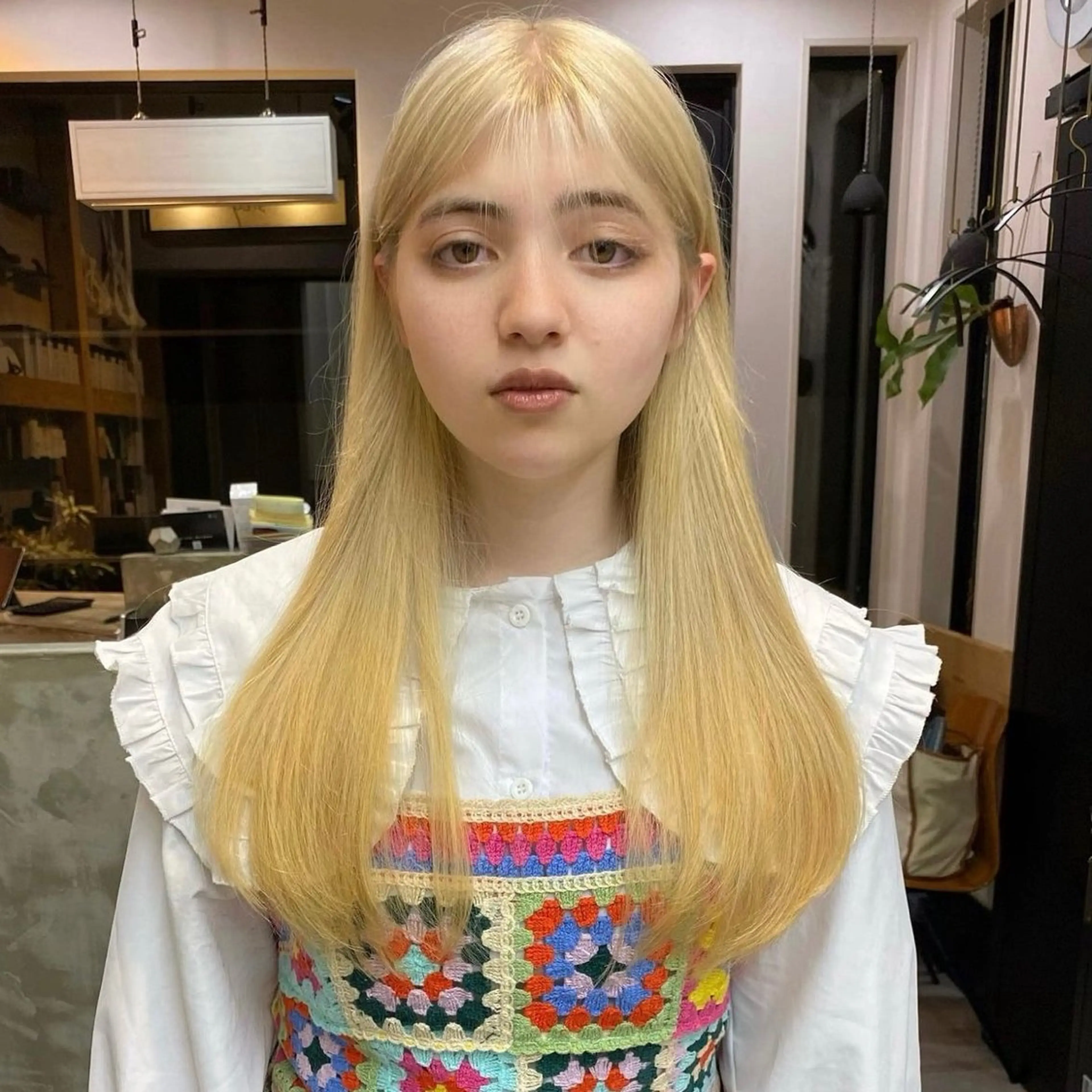 ロング カラー ブロンド/ブリーチ 【SITY.】のヘアスタイル