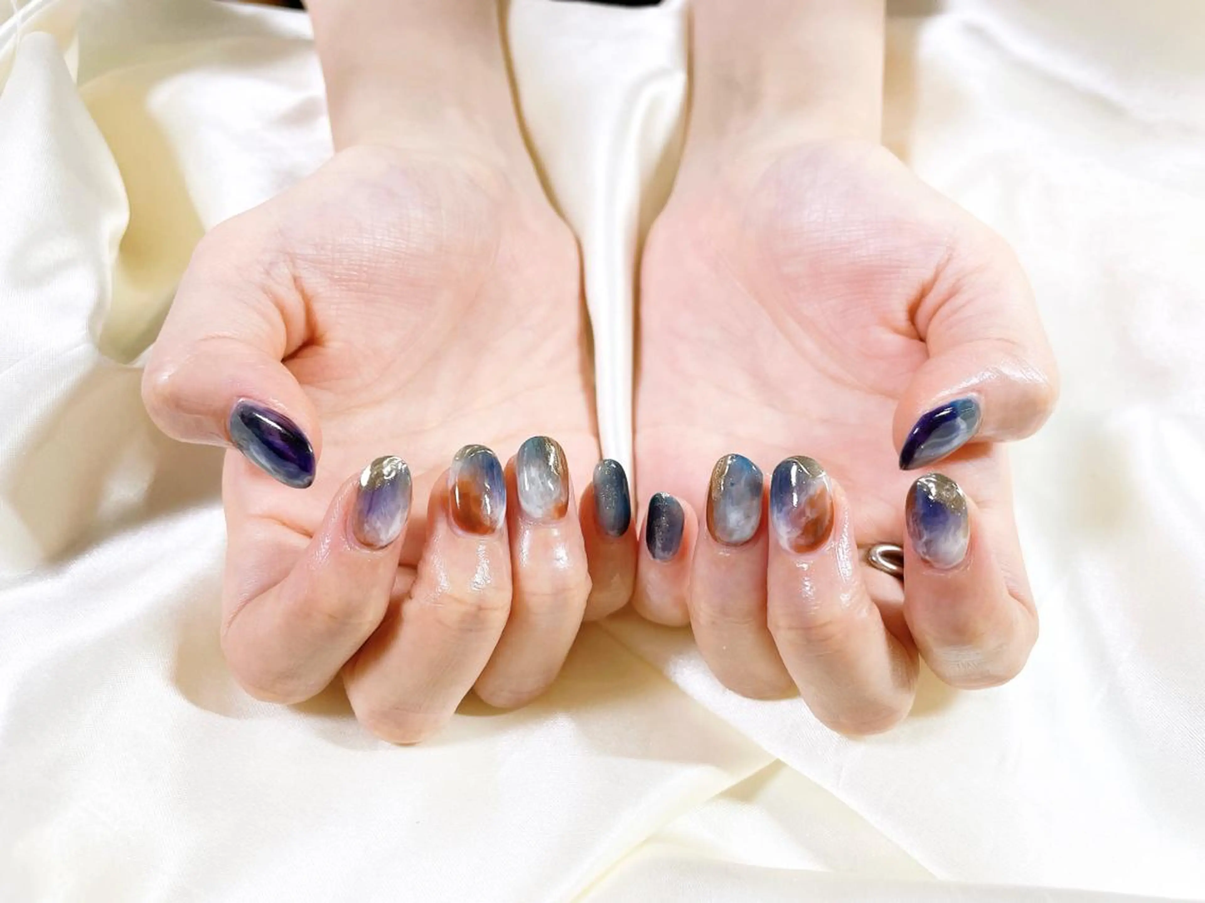 ネイル ネイビー ニュアンスネイル kiki nail &brow二子玉川の眉毛・アイブロウイメージ