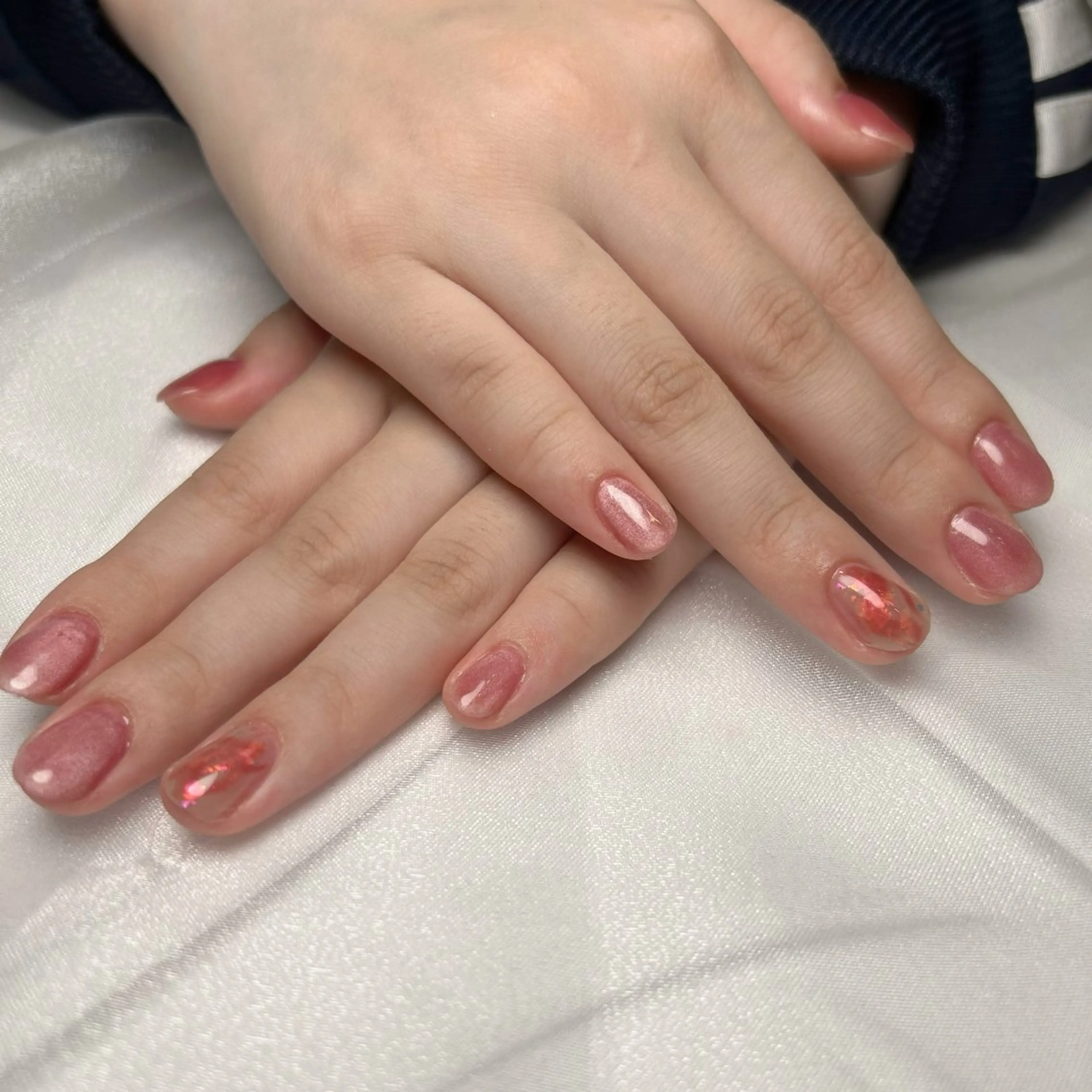 ネイル アートネイル マグネットネイル ピンク nico +所属・nico + 鷲野のネイルデザイン