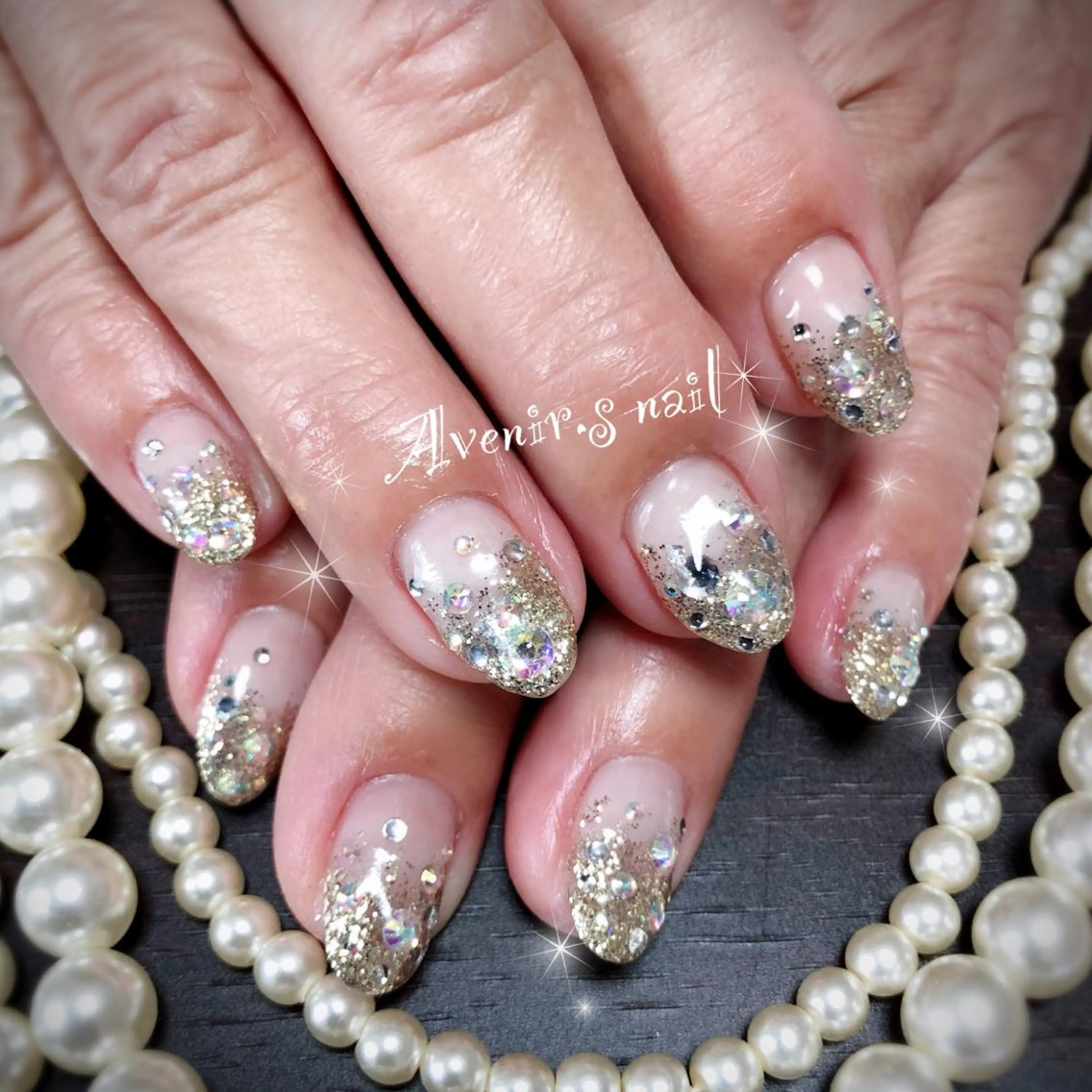 ネイル ゴージャス キラキラネイル Home Salon Avenir.のネイルデザイン