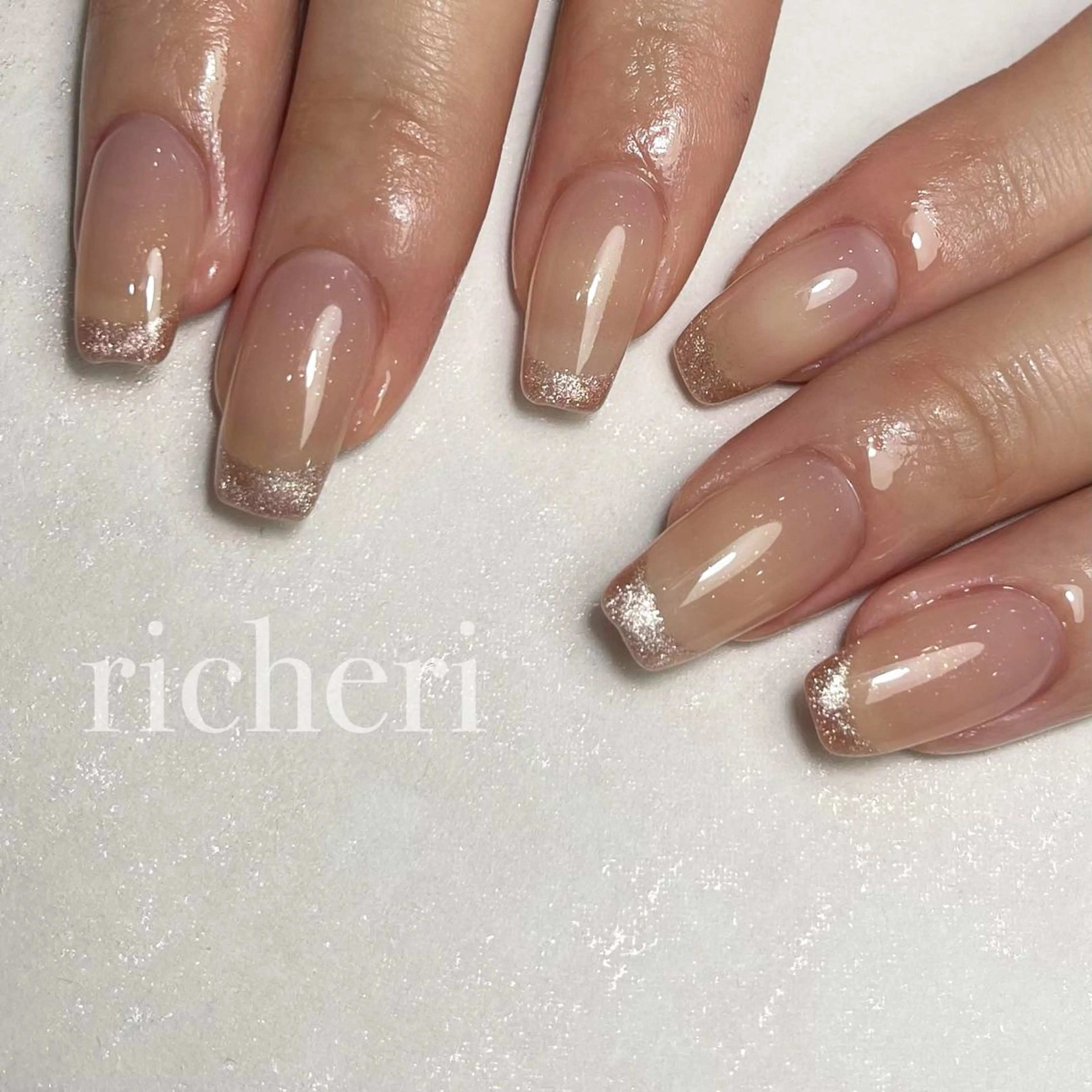 ミディアム ネイル 韓国風ヘア アートネイル フラッシュネイル フレンチネイル ジェルネイル ハンドネイル richeri beautyのエステ・リラクイメージ