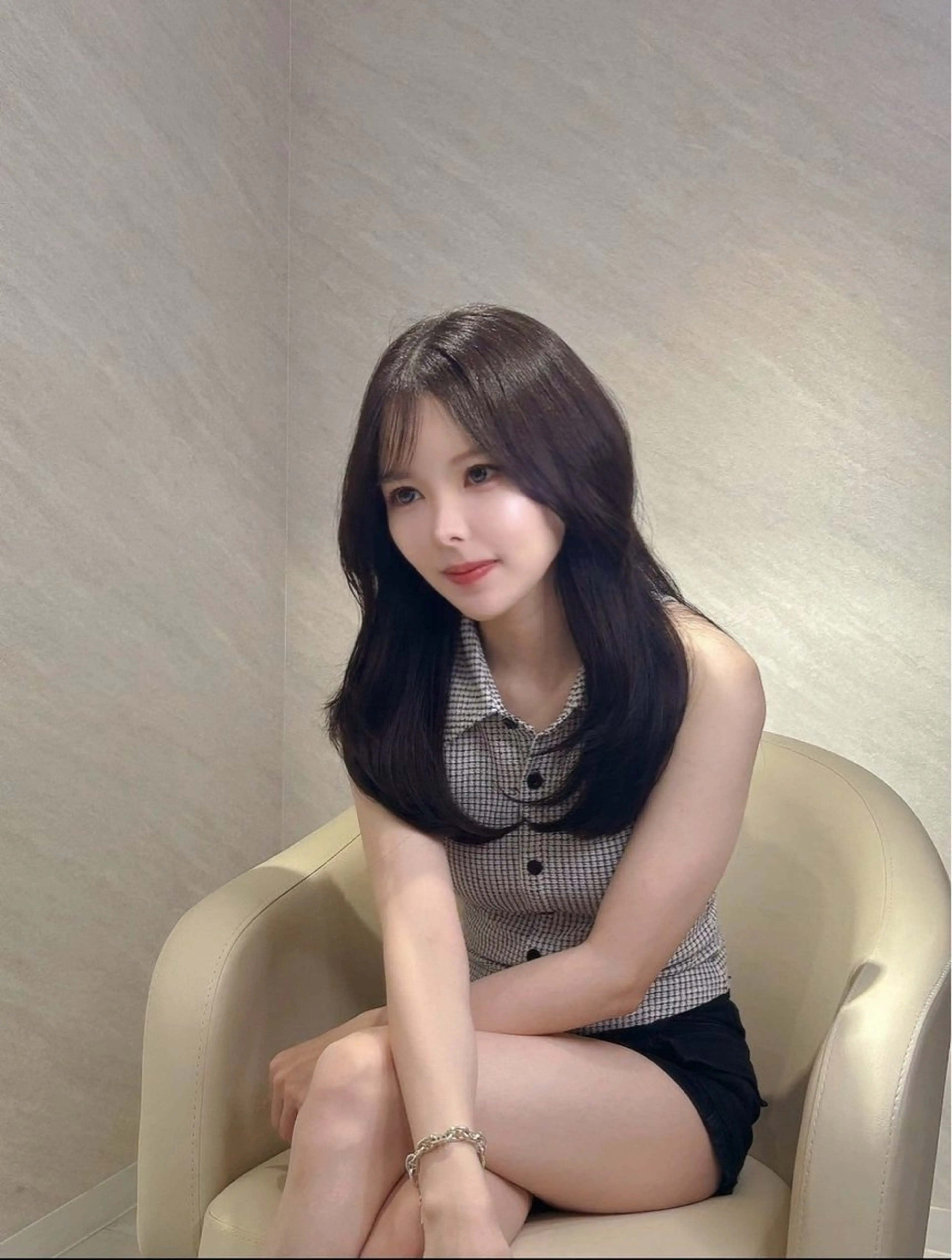 ロング 顔まわりレイヤー 韓国風ヘア レイヤーカット 小顔カット カット ヘアカラー トリートメント 韓国×髪質改善 蓮池 翼のヘアスタイル