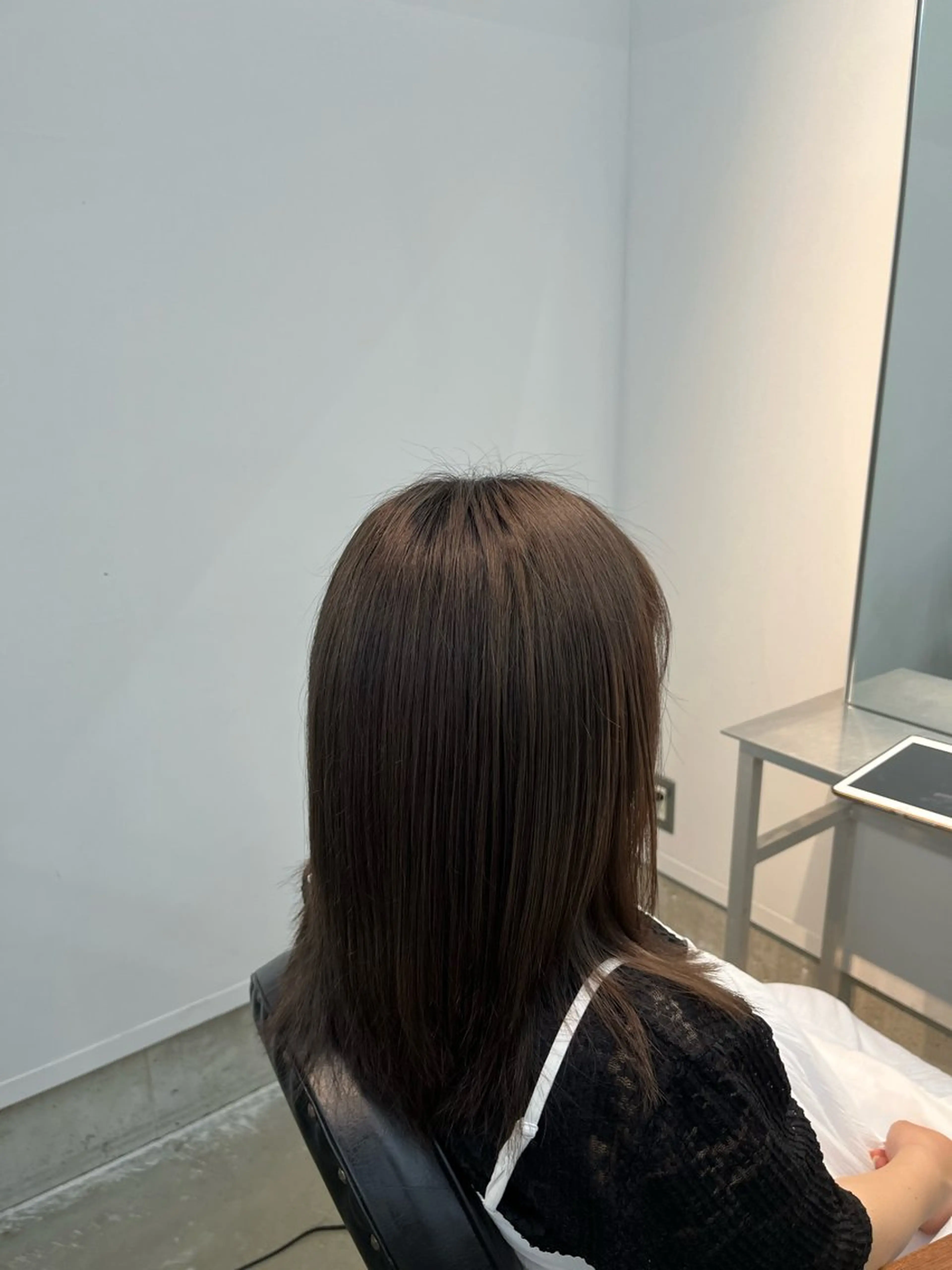 セミロング ヘアカラー トリートメント Yuito/カラー/ ブリーチ/ストレートのヘアスタイル
