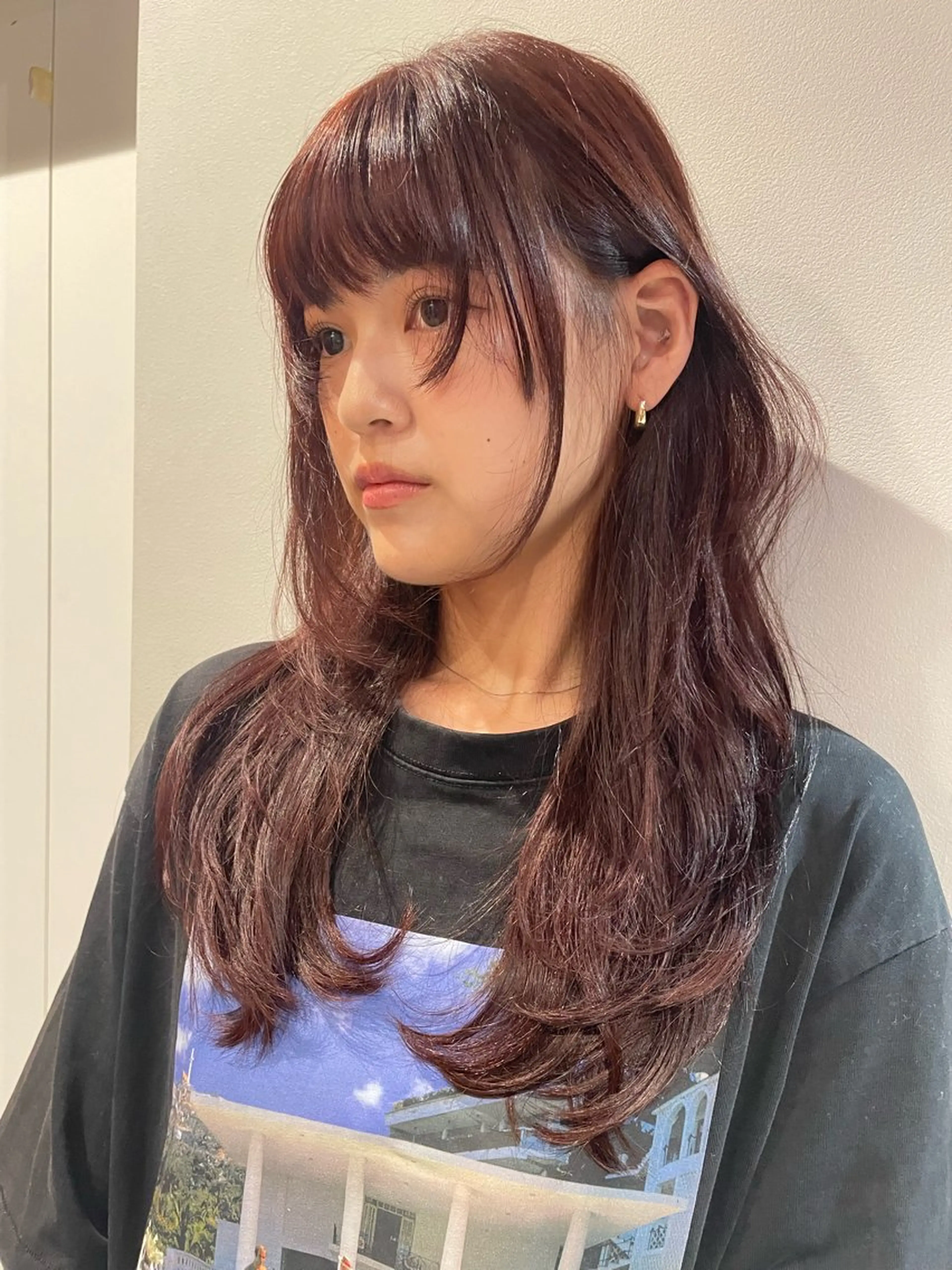 ロング カラー ブリーチ ボルドーカラー 透明感カラー イルミナカラー ブリーチなしカラー 海外レイヤー/赤み 消しカラー/上原聖奈のヘアスタイル