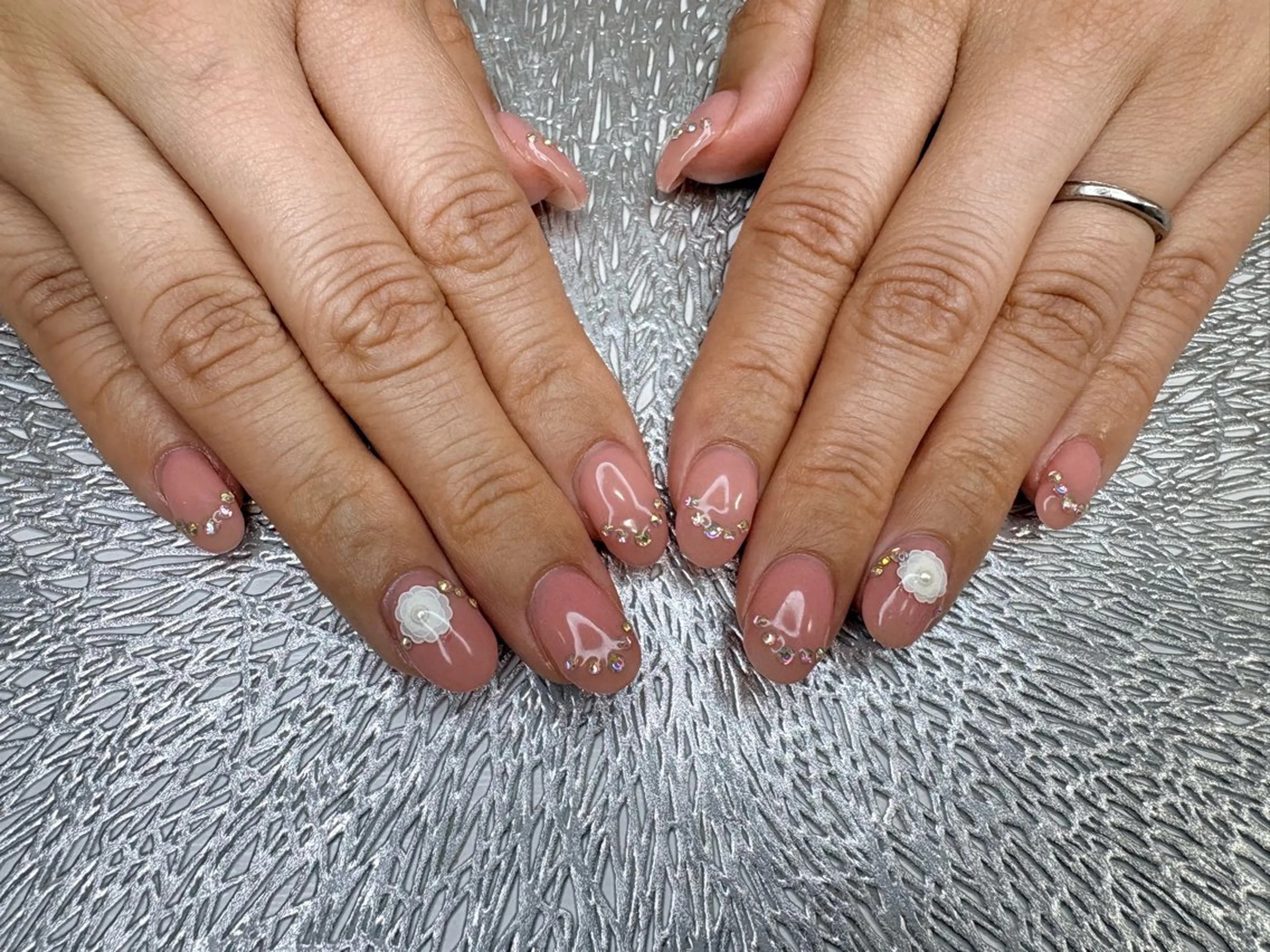 ネイル フットネイル フレンチネイル ジェルネイル ラメ(グリッター) マグネットネイル ハンドネイル ハンドケア ♡Bivi♡自爪に 優しいネイルサロンのネイルデザイン