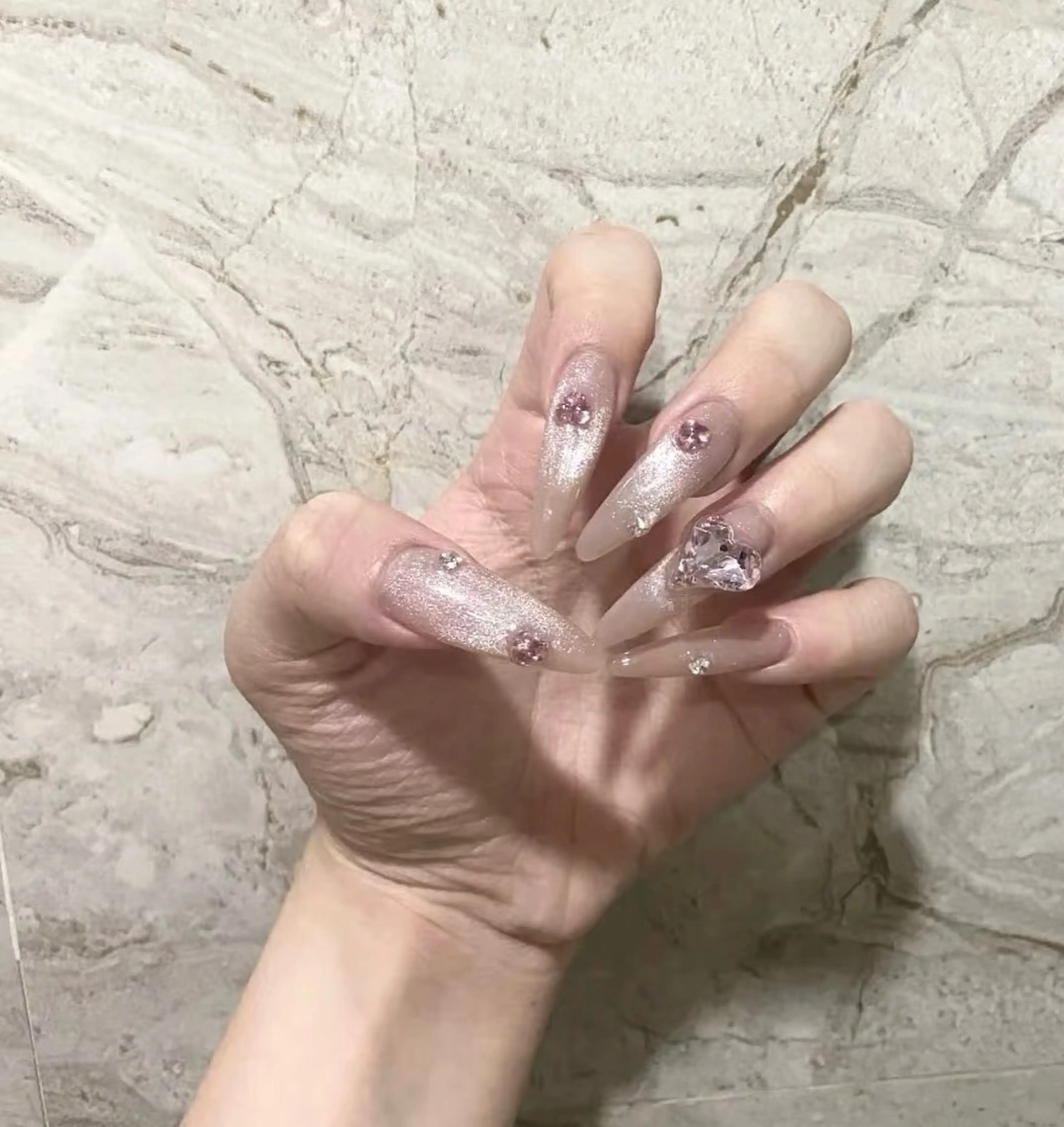 ネイル 高木 維麗絲のネイルデザイン