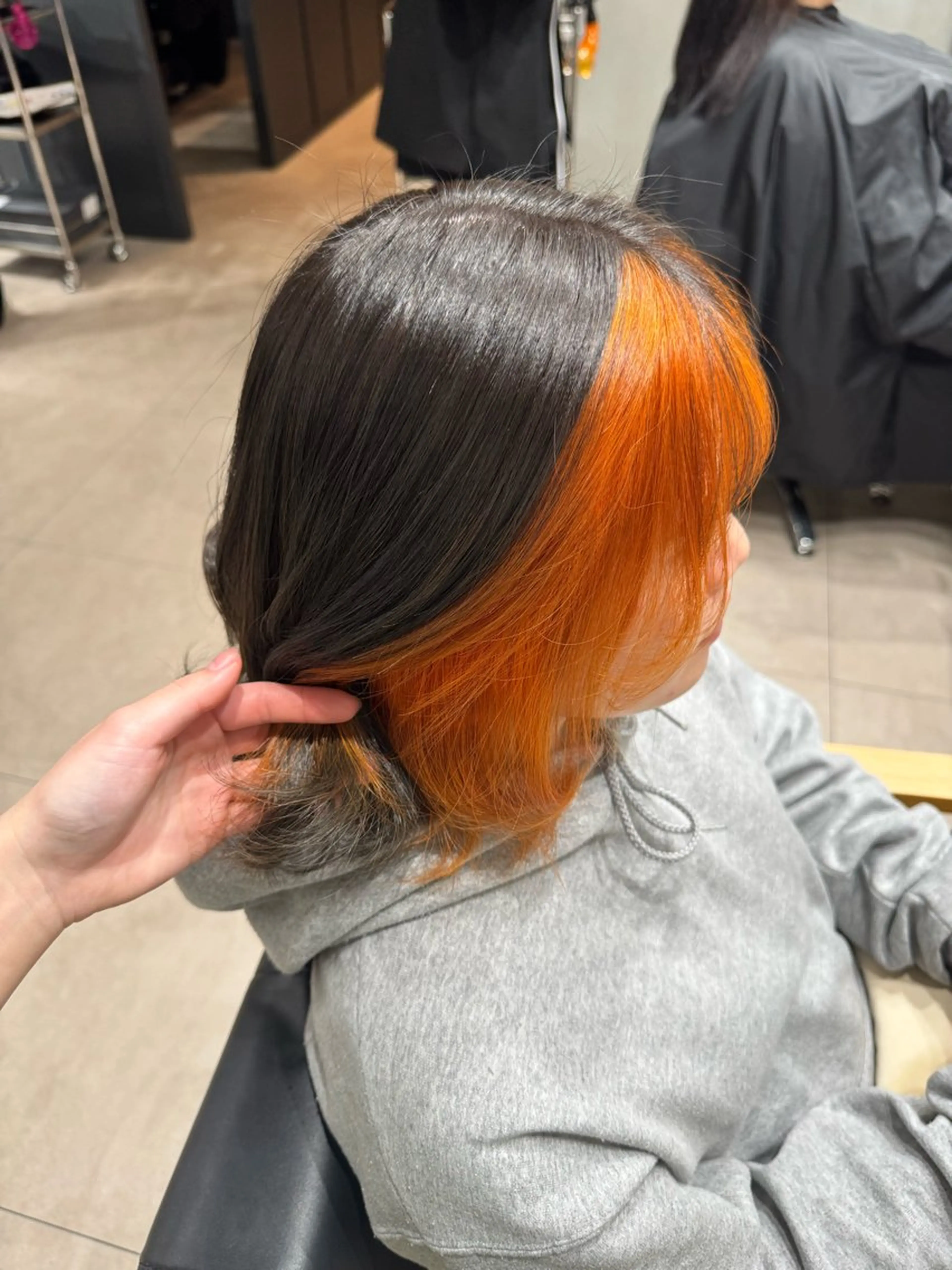 カラー ミストバング  フェイスフレーミング インナーカラー 吉田 美咲のヘアスタイル