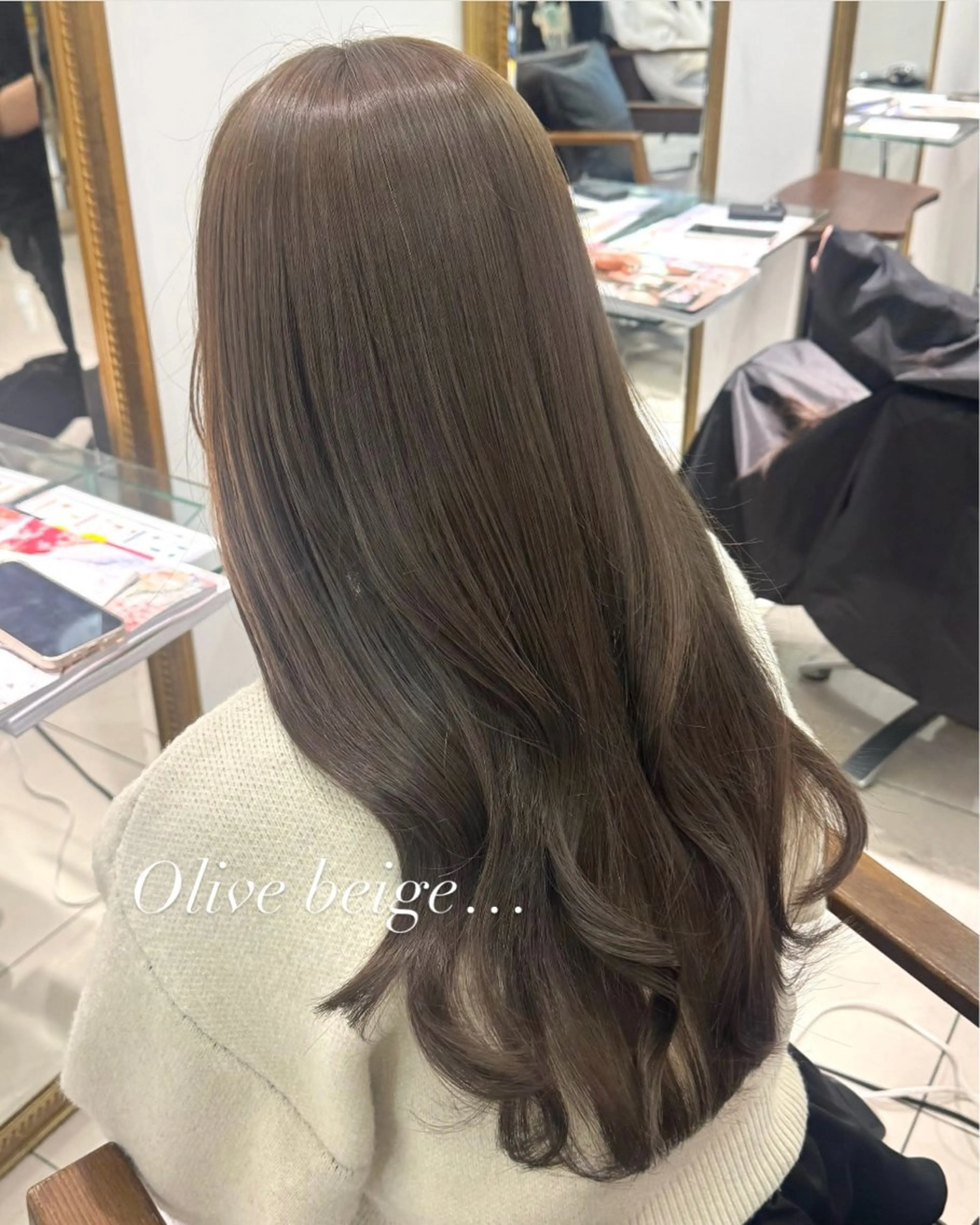 ロング ☘️中明度カラー/ 縮毛矯正ナミ☘️のヘアスタイル