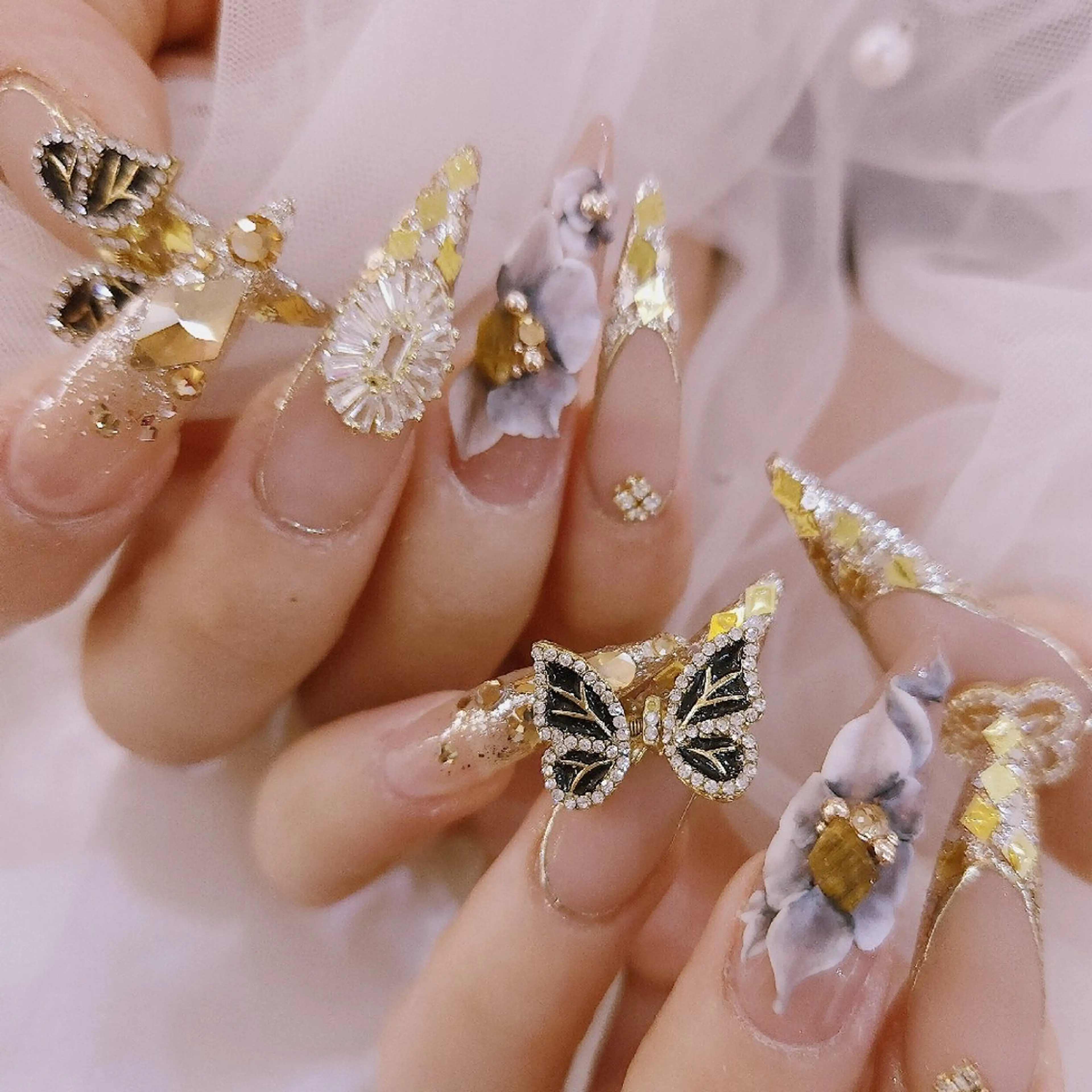 ネイル 梅田🦄中崎町🩵 u n o 0 1のネイルデザイン