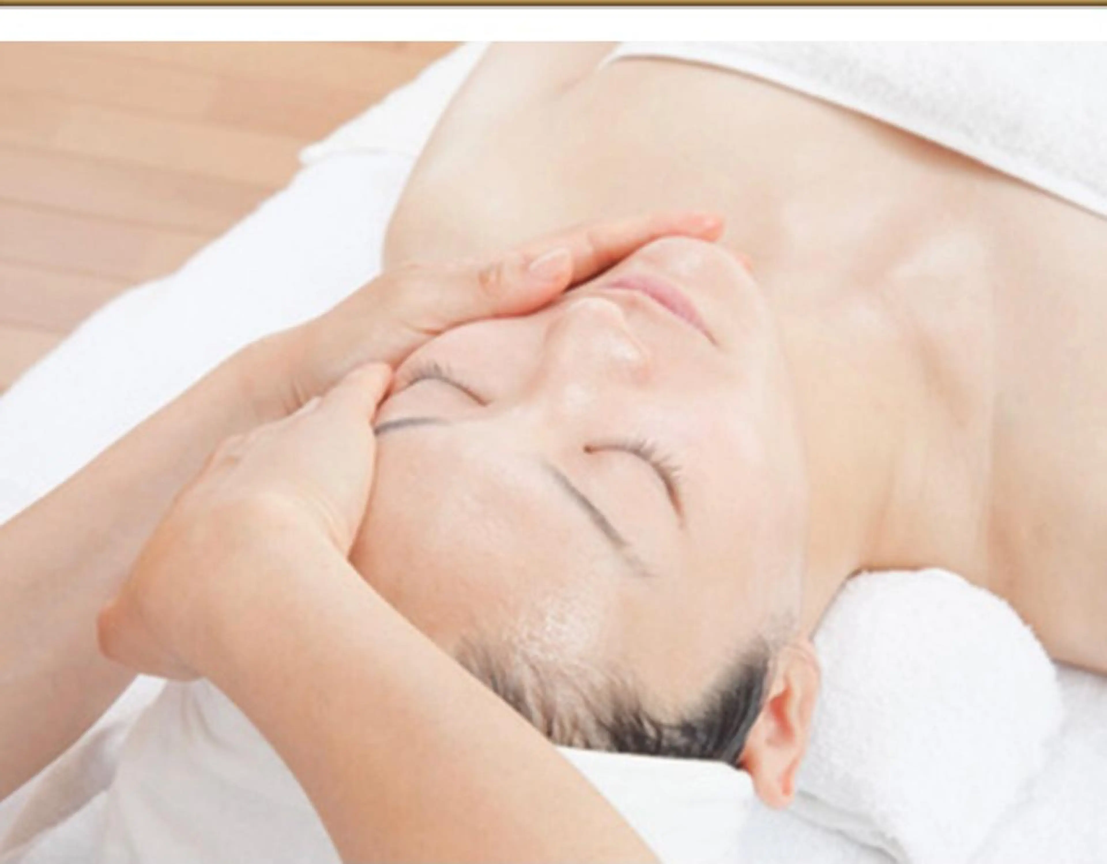 炭酸泡フェイシャルケアマッサージの写真