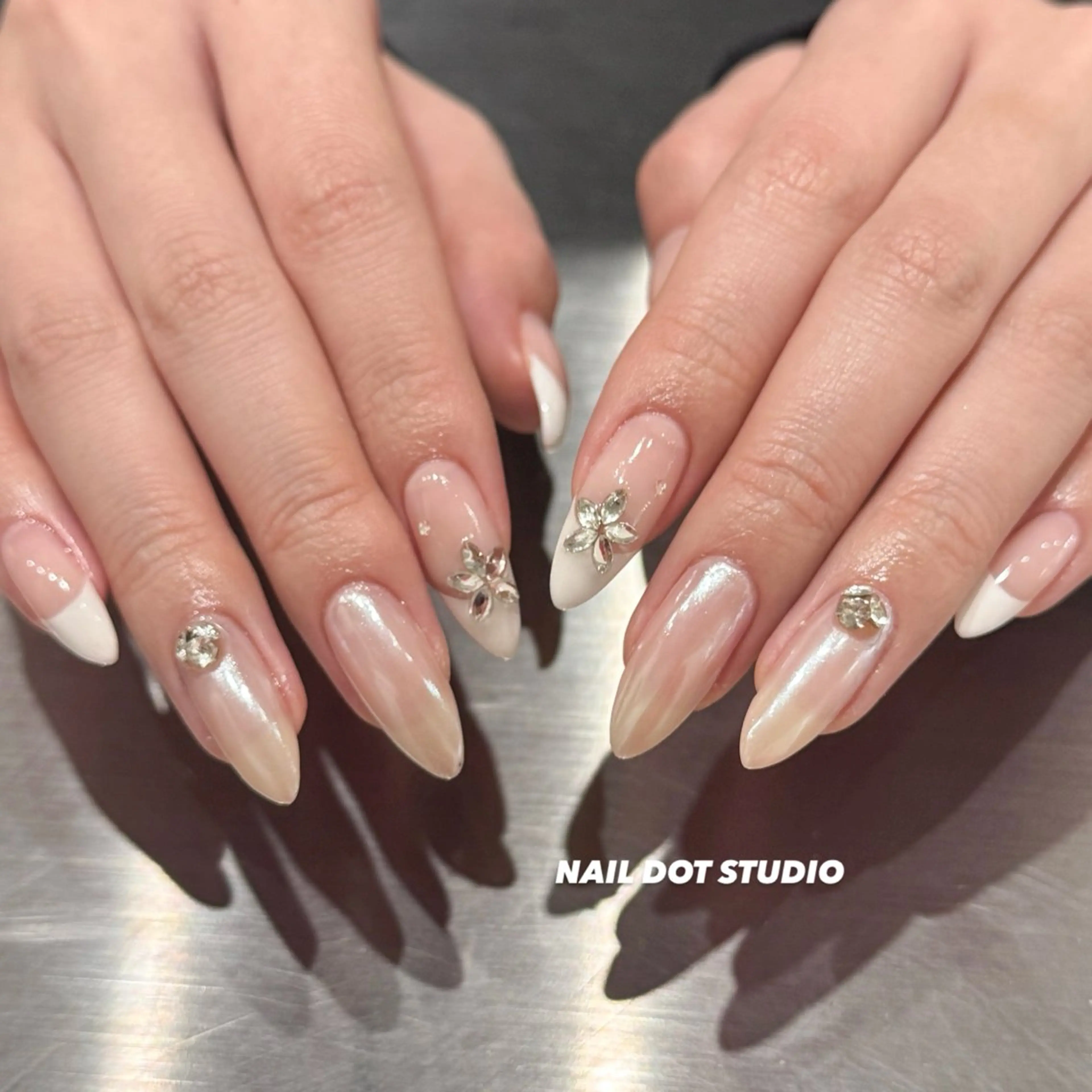 ネイル ハンドネイル NAILDOTSTU DIO SEINAのネイルデザイン