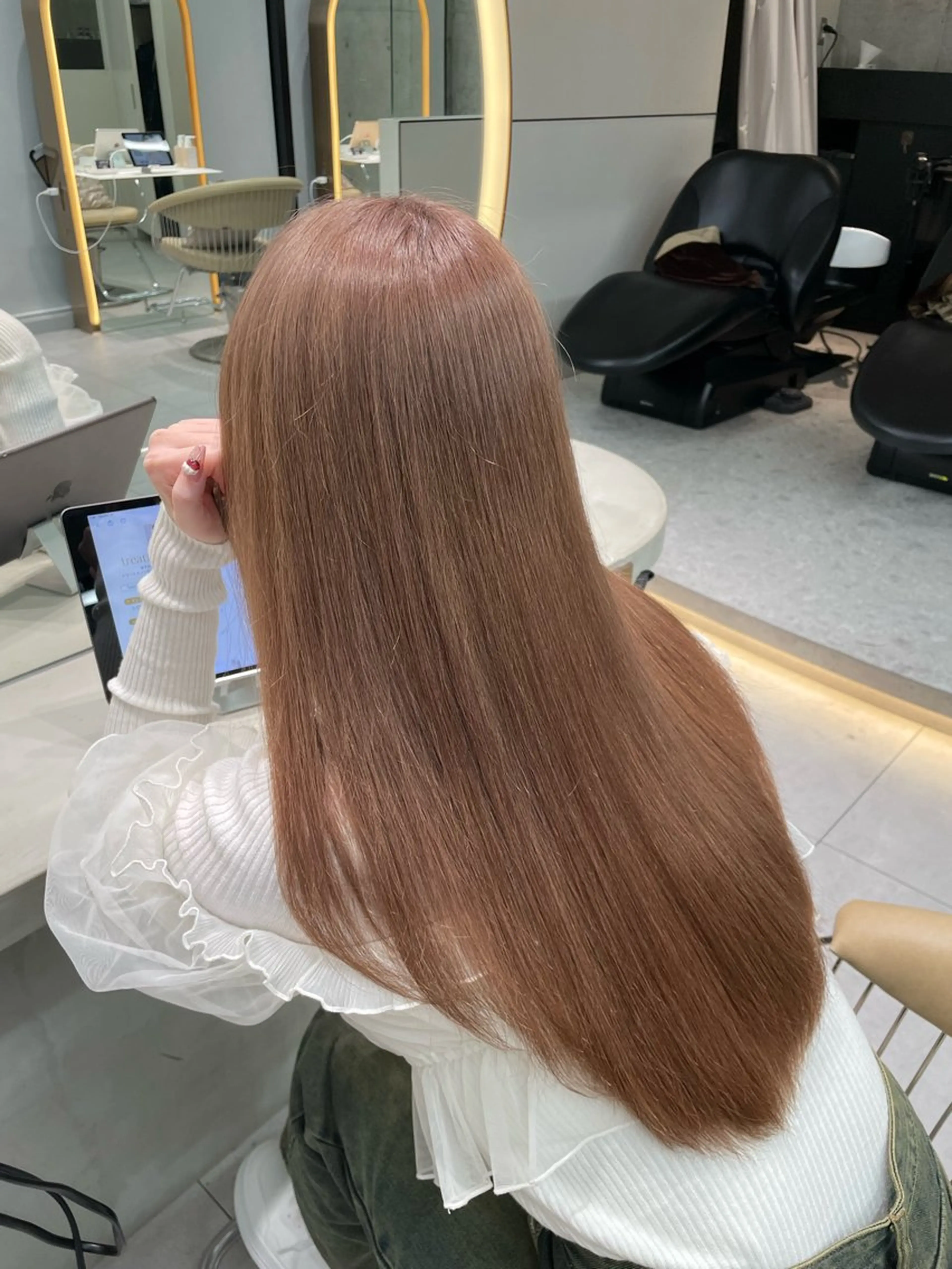 ロング カラー ヘアカラー shion 透明感カラーのヘアスタイル