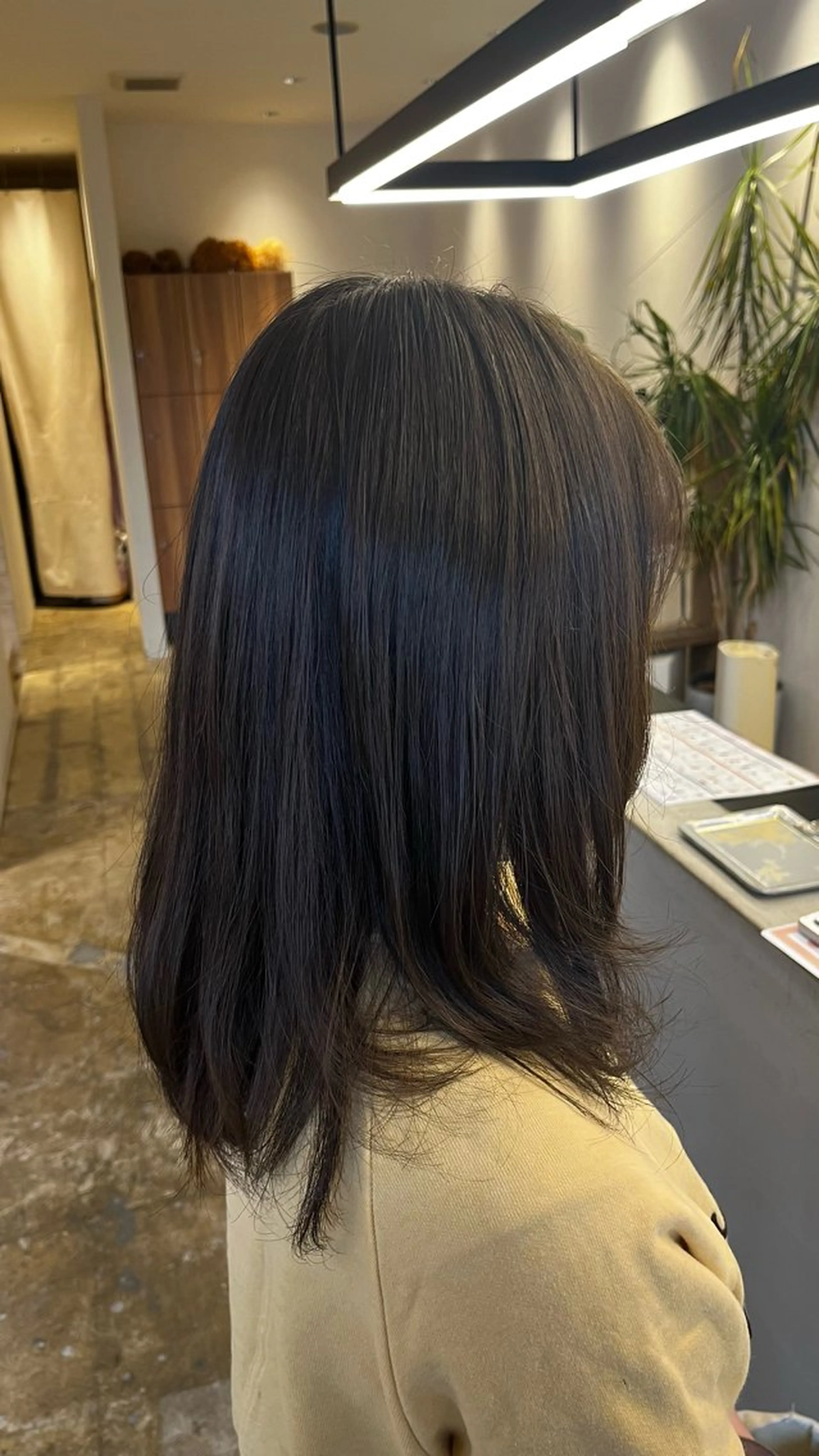 ミディアム カラー 坂下 かのんのヘアスタイル