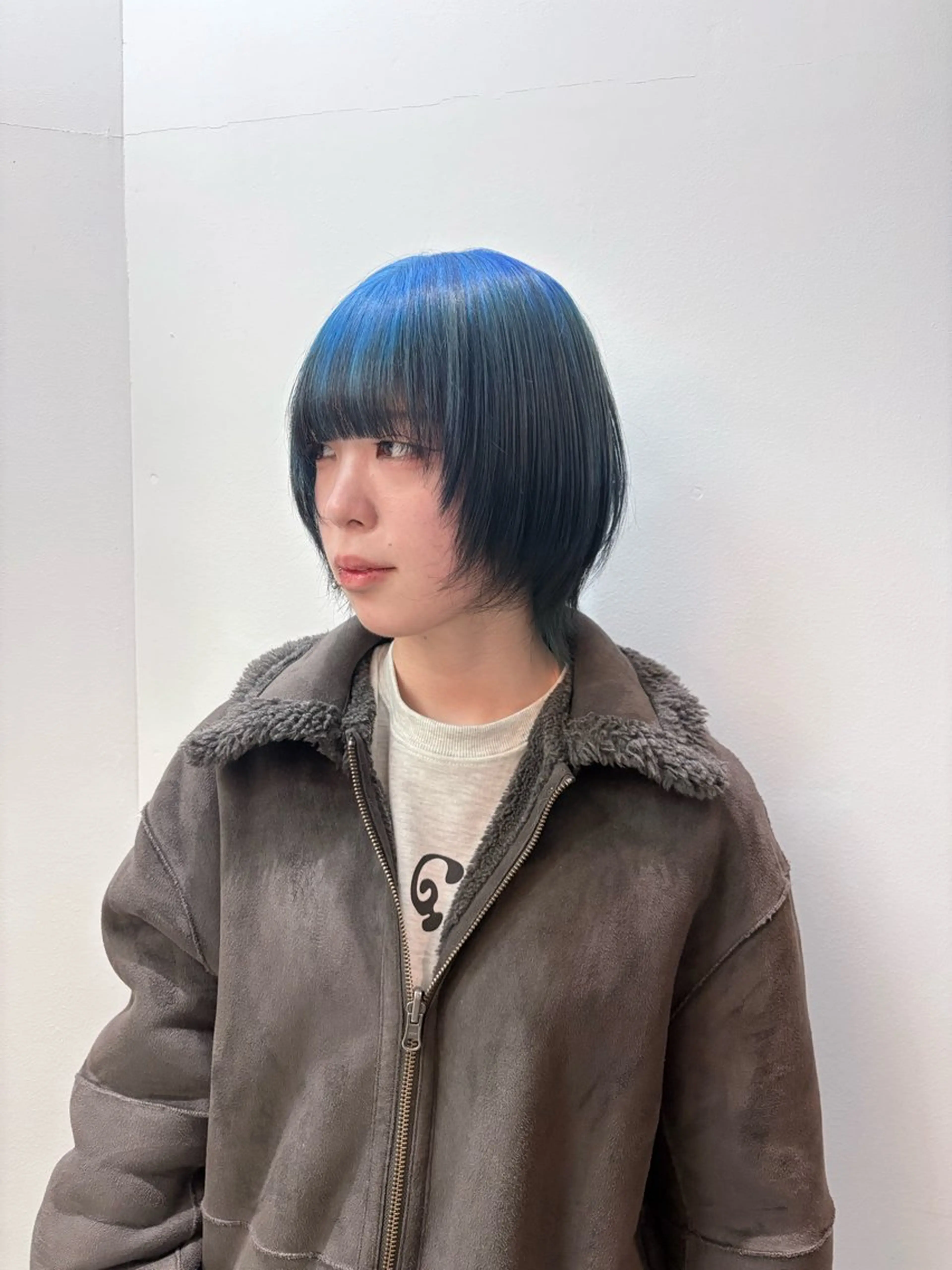 ショート カラー カット ヘアカラー 🧤高明度ハイトーン 🧤莉音のヘアスタイル