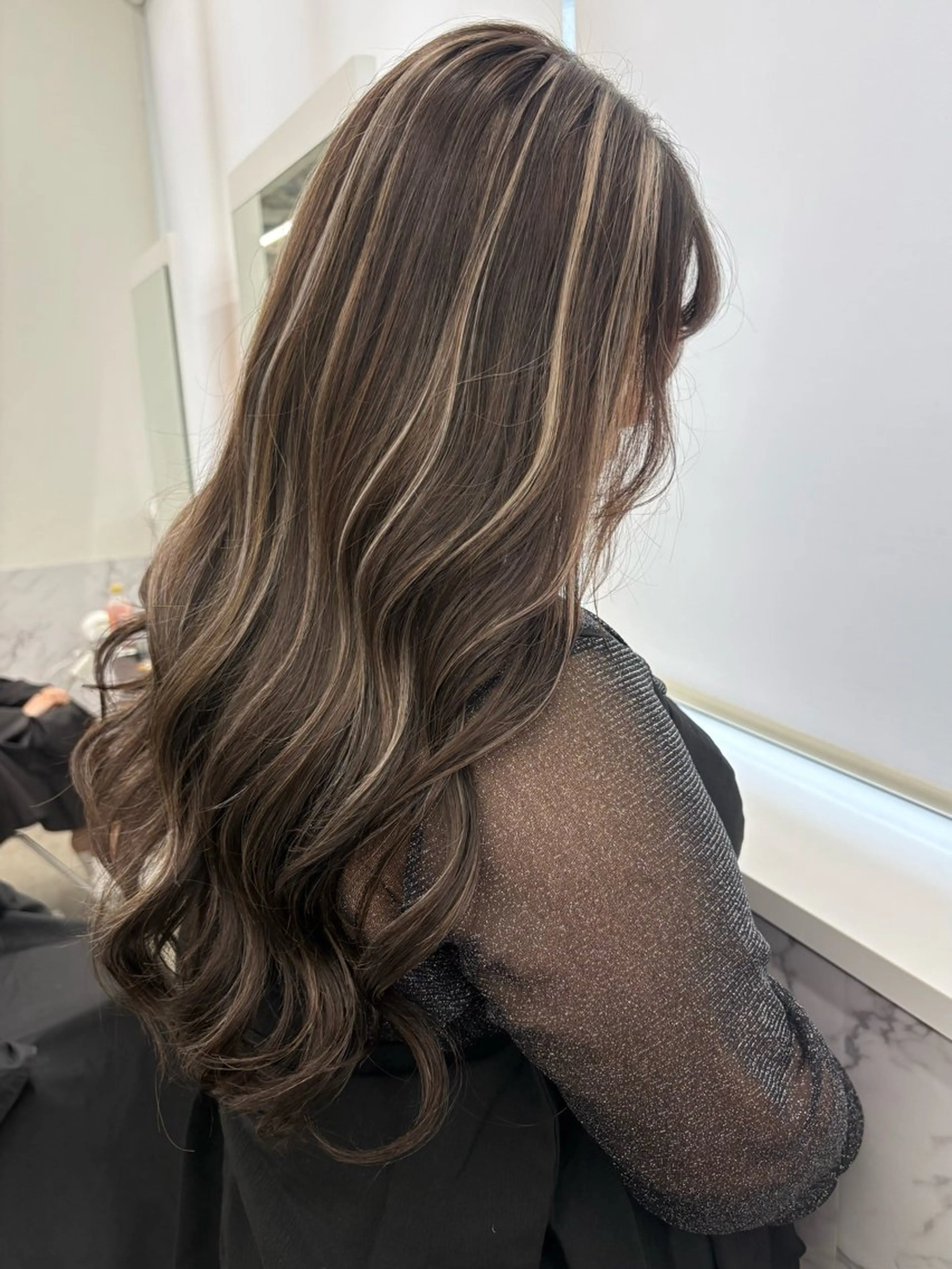 ロング カラー ブリーチ ケアブリーチ ハイライトカラー ハイライト トリートメント ヘアカラー ミウ/デザインカラー /ハイトーン/栄のヘアスタイル